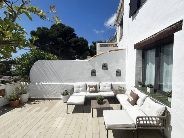 Holiday rental semidetached with swimming pool in gallery image 3