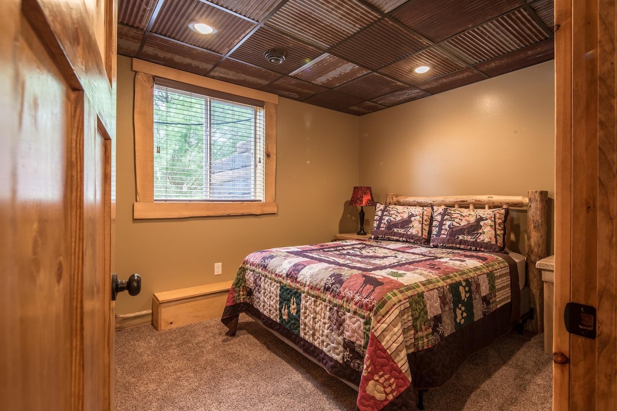 Bedroom 1 lower level bedroom, queen bed