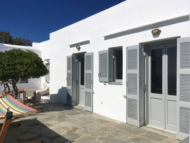 #HH09 Chrysopigi villa gallery image 4