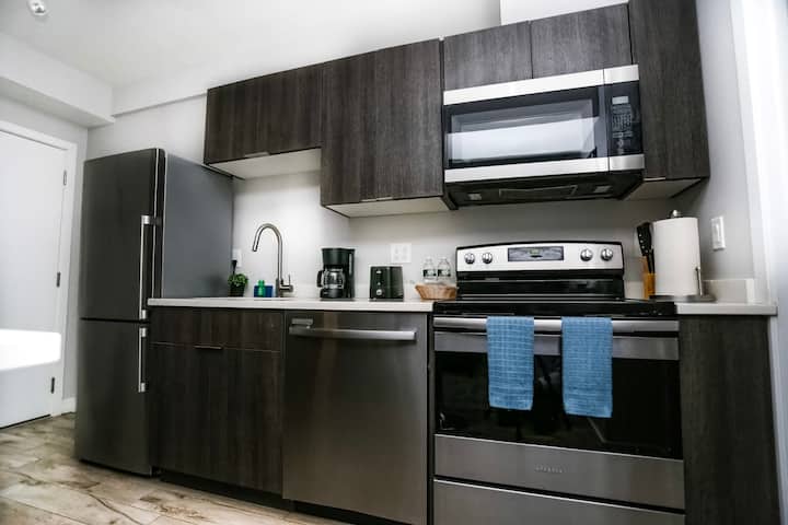 Aktualisiert 2BR, 2bath Wohnung, Minuten von Boston - Airbnb