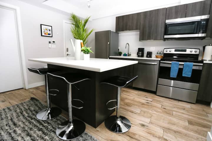 Aktualisiert 2BR, 2bath Wohnung, Minuten von Boston - Airbnb