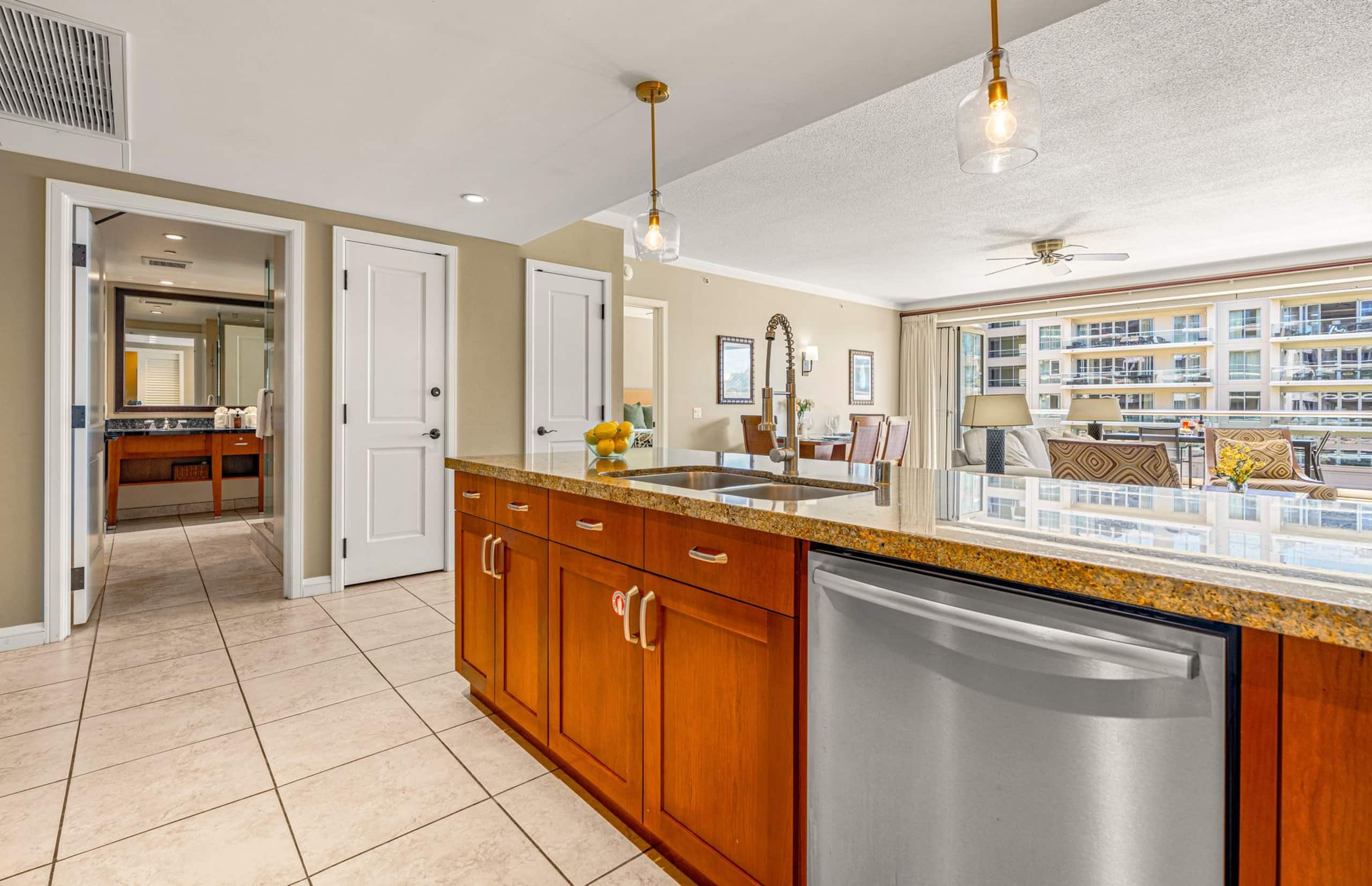 Condo in Lahaina · ★4.76 · 2 bedrooms · 3 beds · 2 baths - Image 12