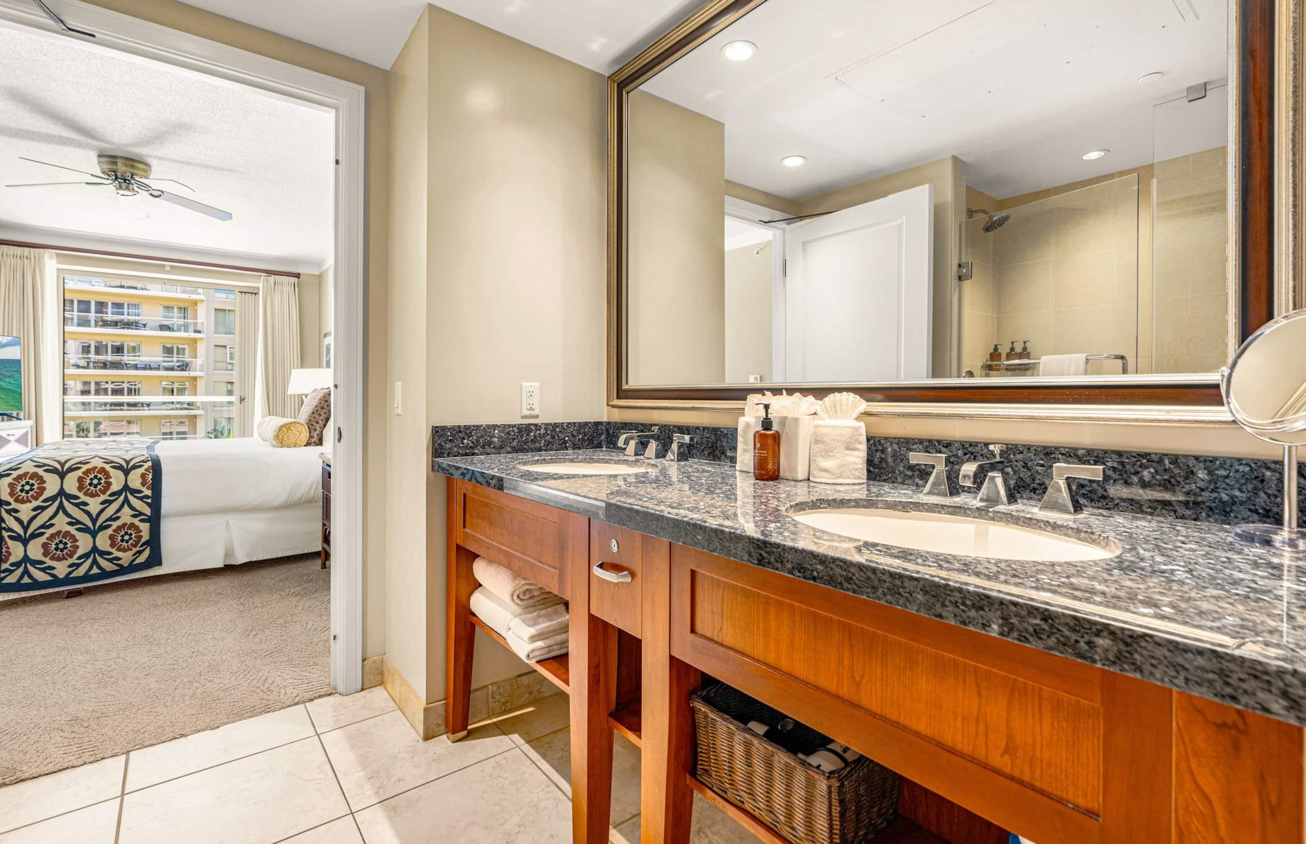 Condo in Lahaina · ★4.76 · 2 bedrooms · 3 beds · 2 baths - Image 20