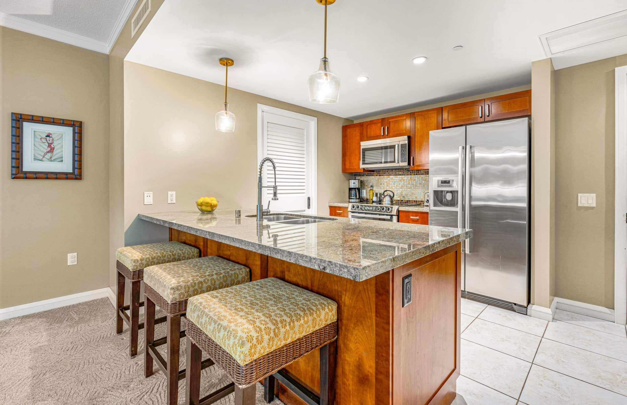 Condo in Lahaina · ★4.76 · 2 bedrooms · 3 beds · 2 baths - Image 4