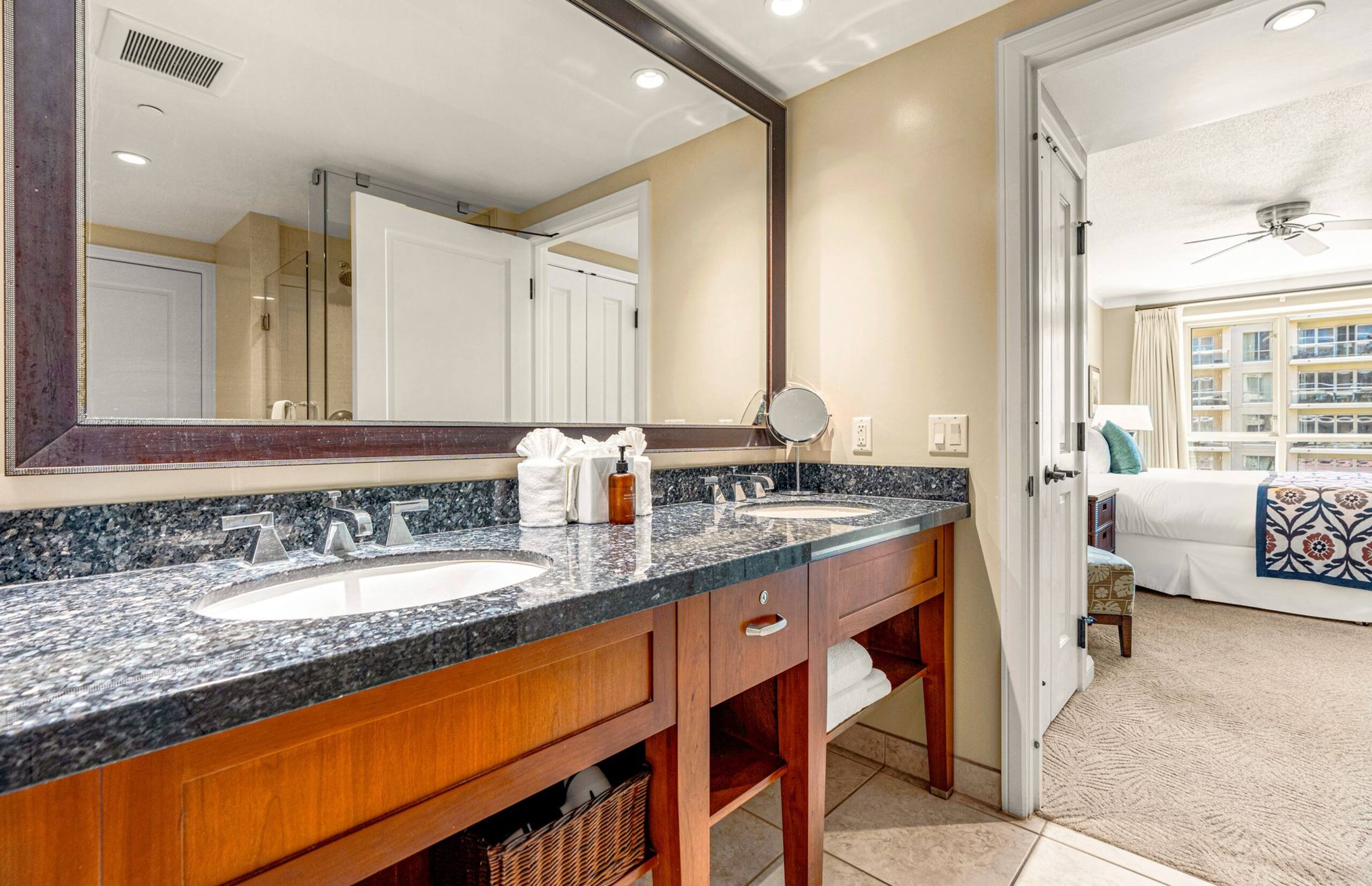 Condo in Lahaina · ★4.76 · 2 bedrooms · 3 beds · 2 baths - Image 27