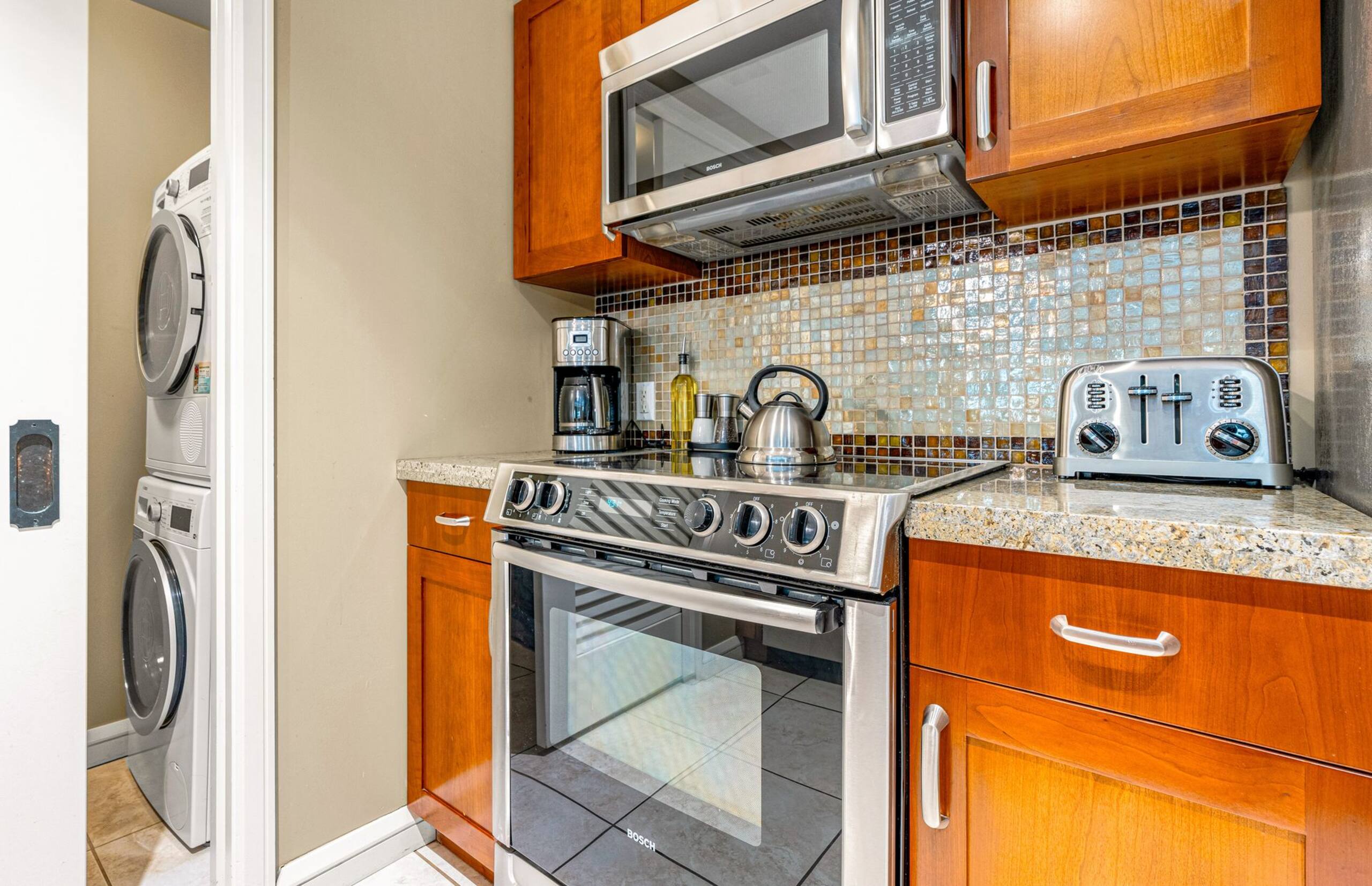 Condo in Lahaina · ★4.76 · 2 bedrooms · 3 beds · 2 baths - Image 30