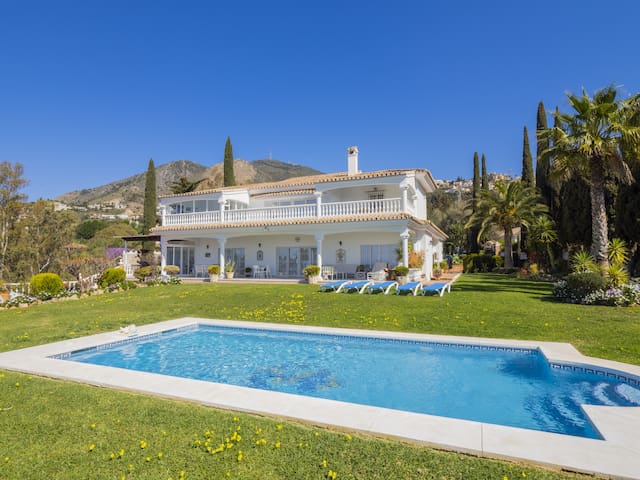 Cubo'S Holiday Homes. managed Airbnb listing 2