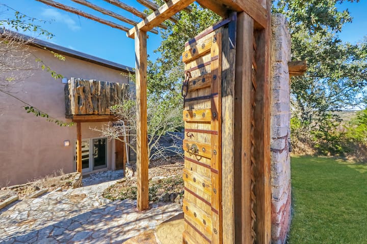 Casa Artista | Breathtaking Views + Pool + Hot - Houses for Rent