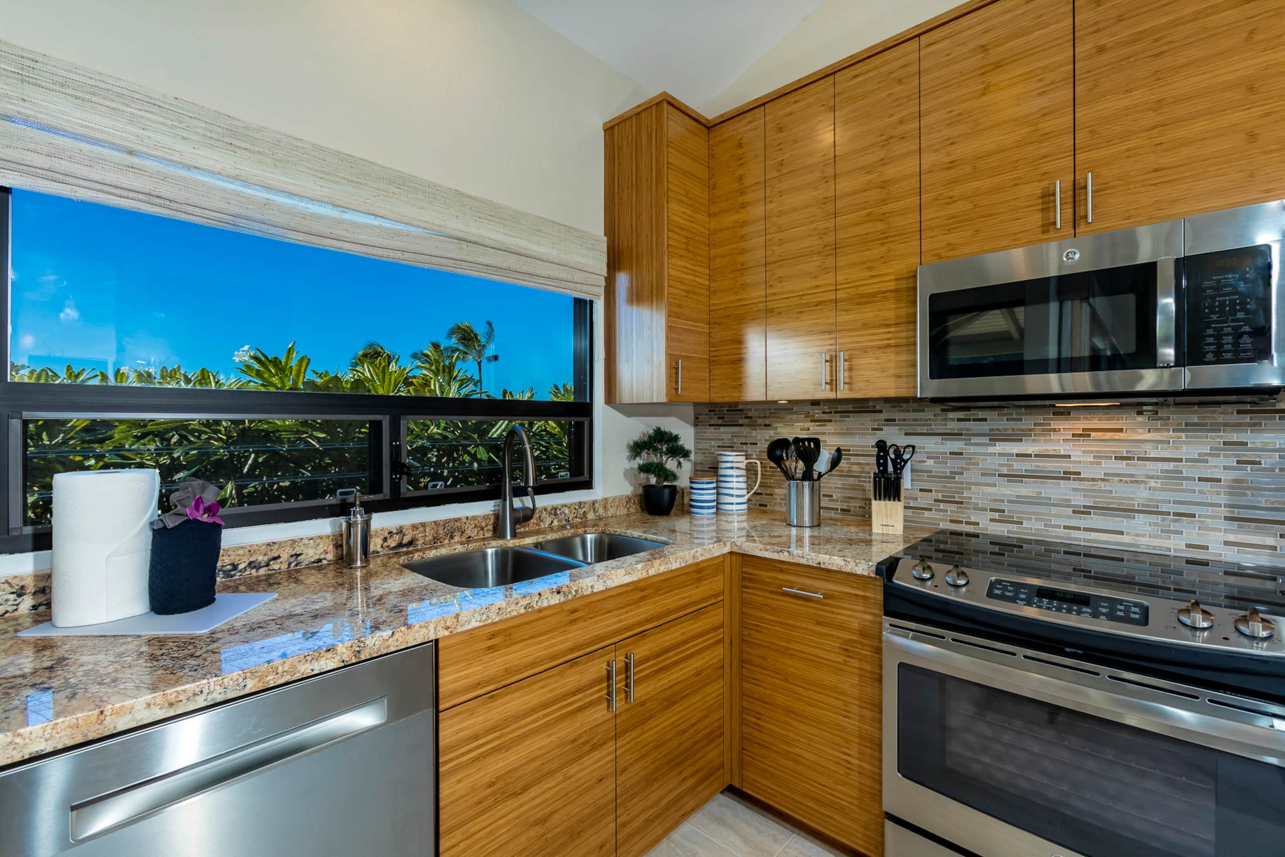 Condo in Kihei · ★4.79 · 2 bedrooms · 3 beds · 2 baths - Image 16