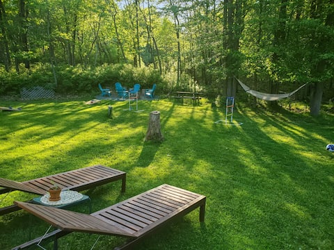 Pocono Mountain Escape w/ Hot Tub, Pools & Lakes