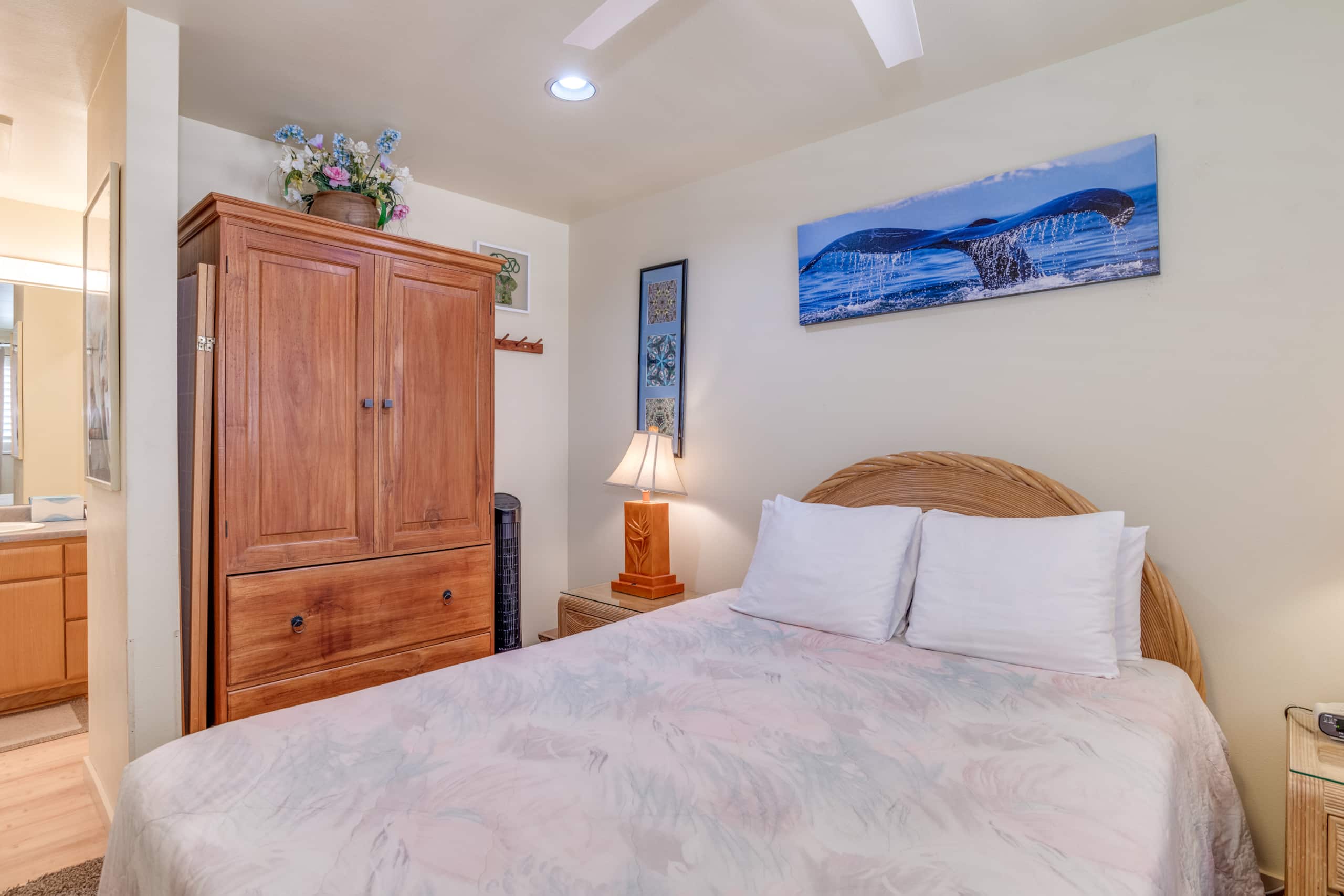 Condo in Lahaina · ★4.52 · 2 bedrooms · 4 beds · 1.5 shared baths - Image 4