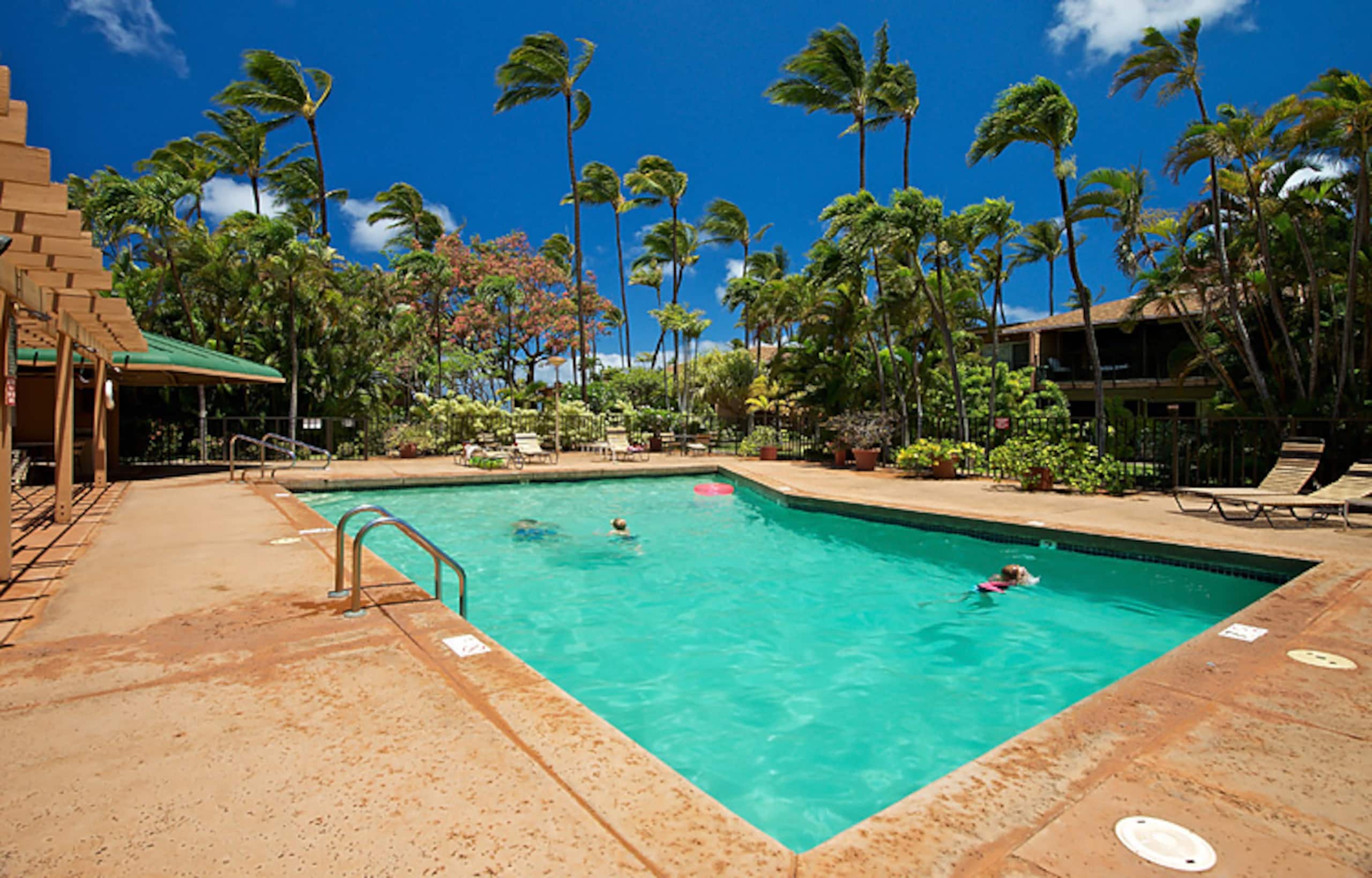 Condo in Lahaina · ★4.52 · 2 bedrooms · 4 beds · 1.5 shared baths - Image 23