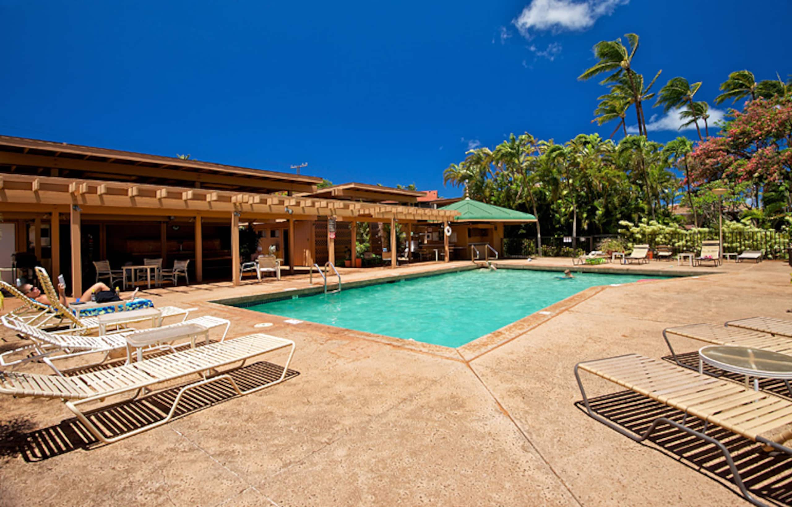 Condo in Lahaina · ★4.52 · 2 bedrooms · 4 beds · 1.5 shared baths - Image 24