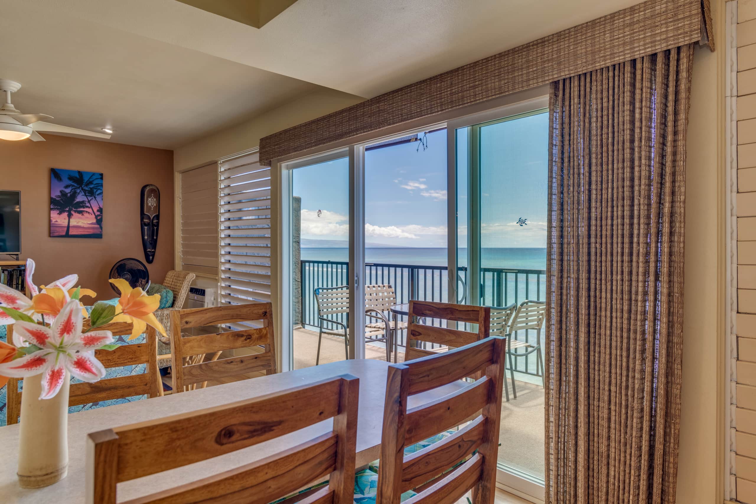 Condo in Lahaina · ★4.52 · 2 bedrooms · 4 beds · 1.5 shared baths - Image 11