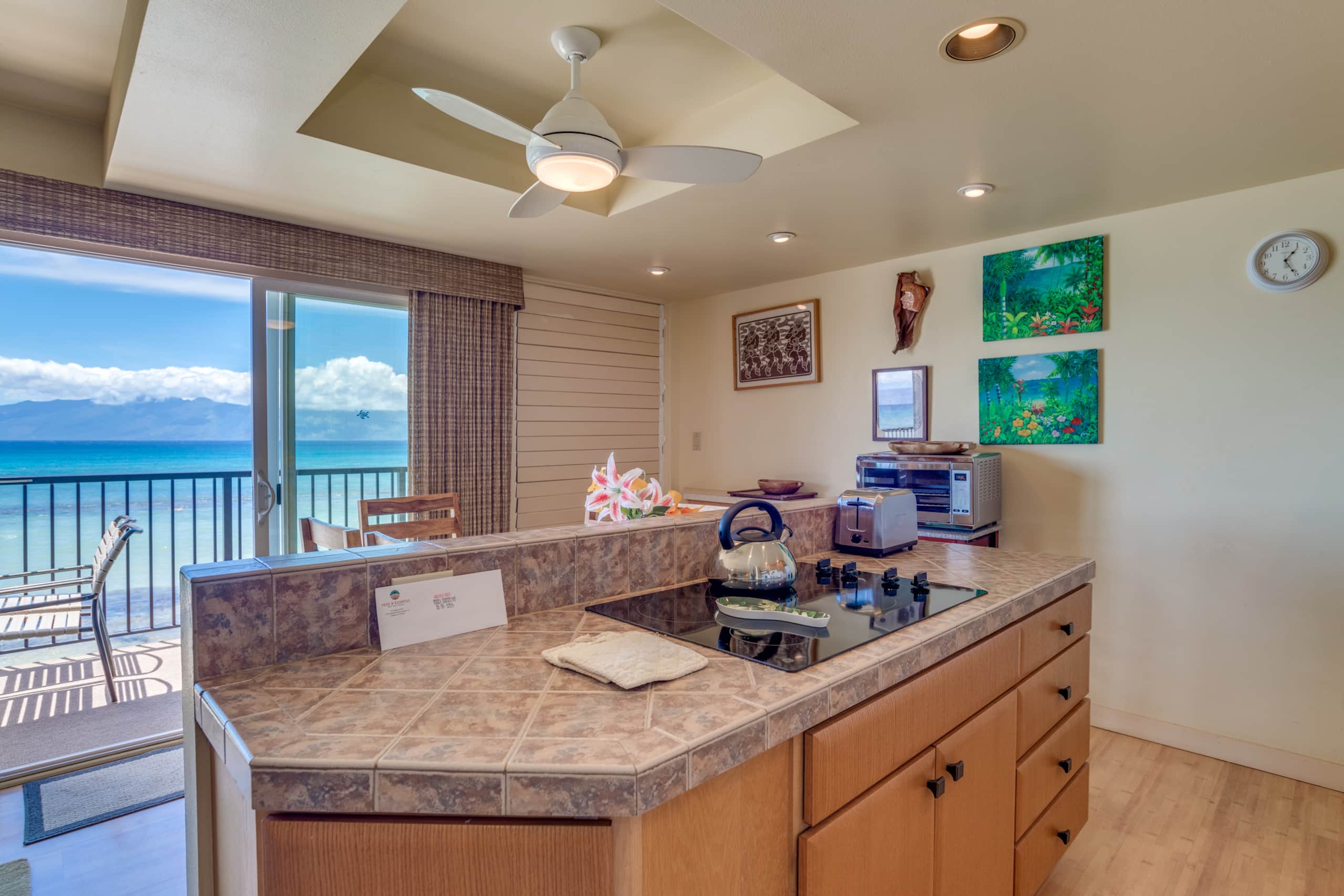 Condo in Lahaina · ★4.52 · 2 bedrooms · 4 beds · 1.5 shared baths - Image 12