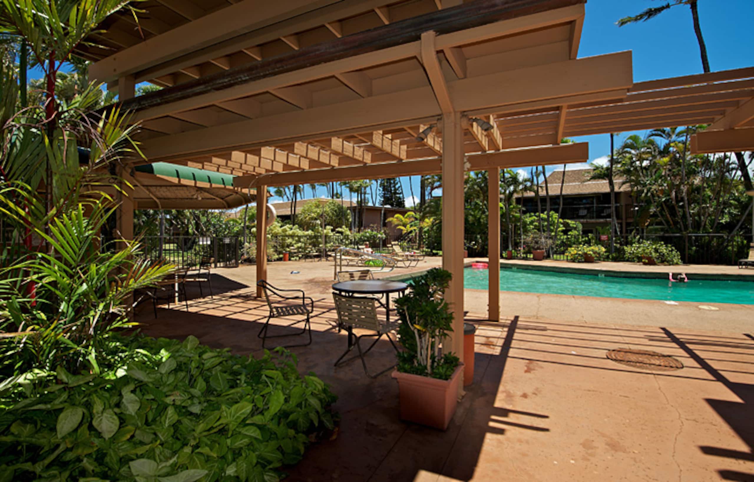 Condo in Lahaina · ★4.52 · 2 bedrooms · 4 beds · 1.5 shared baths - Image 26