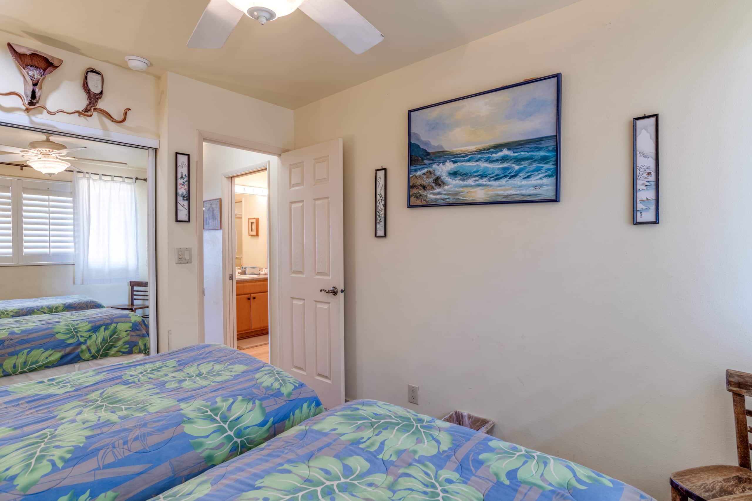 Condo in Lahaina · ★4.52 · 2 bedrooms · 4 beds · 1.5 shared baths - Image 17