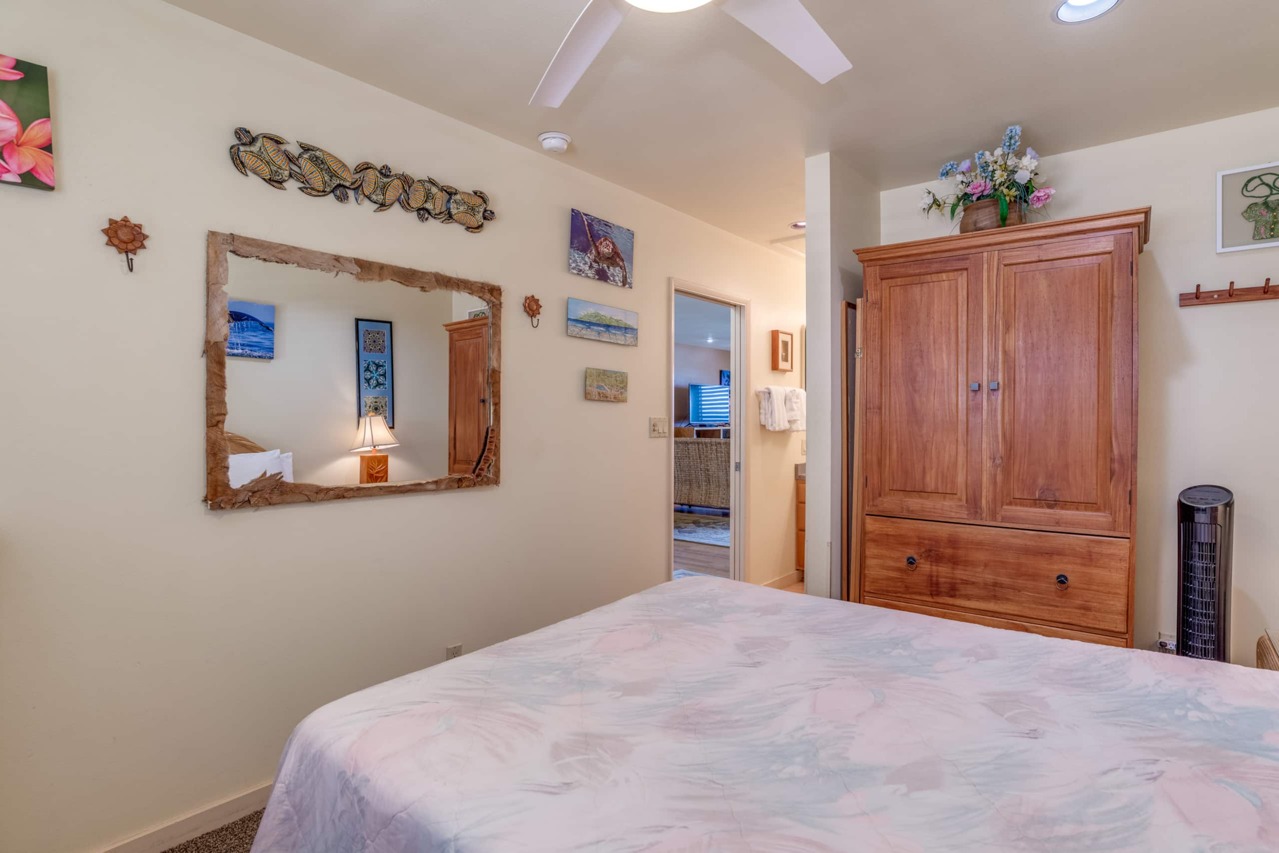 Condo in Lahaina · ★4.52 · 2 bedrooms · 4 beds · 1.5 shared baths - Image 5