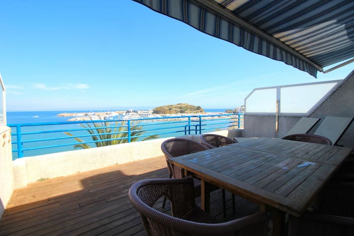 marítim i àtic – nice top-floor apartment with lar