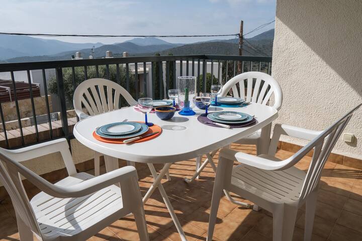 paradís i – apartment with swimming pool in llançà gallery image 5