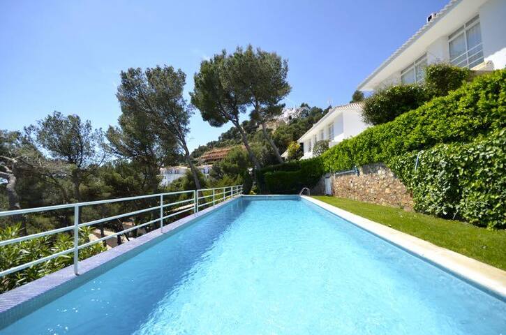 Holiday rental semidetached with swimming pool in