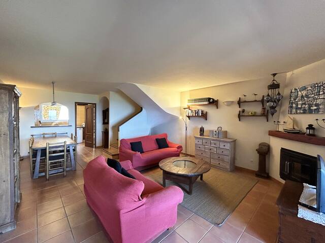 Holiday rental semidetached with swimming pool in gallery image 4