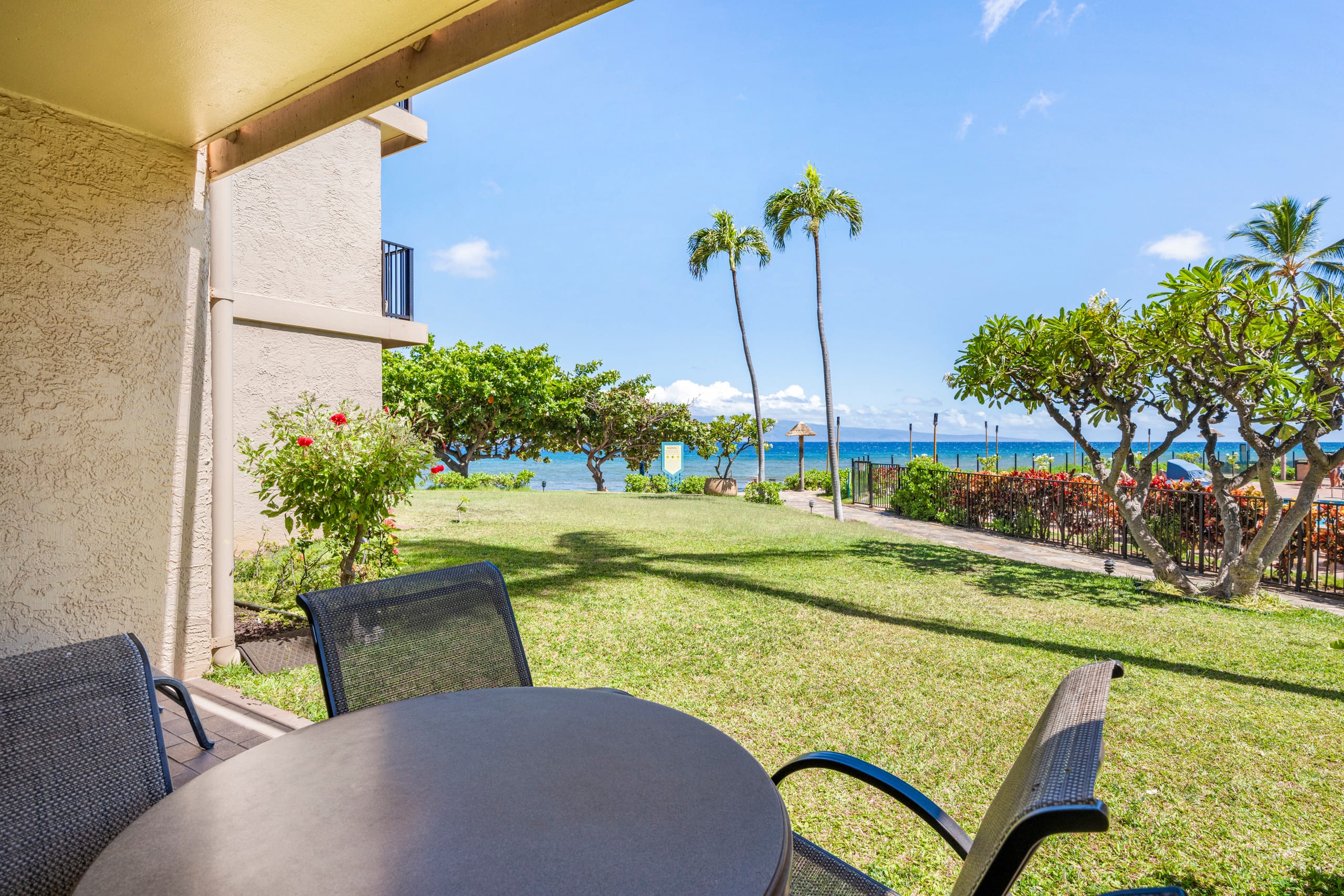 Condo in Lahaina · ★4.85 · 2 bedrooms · 3 beds · 2 baths - Image 26