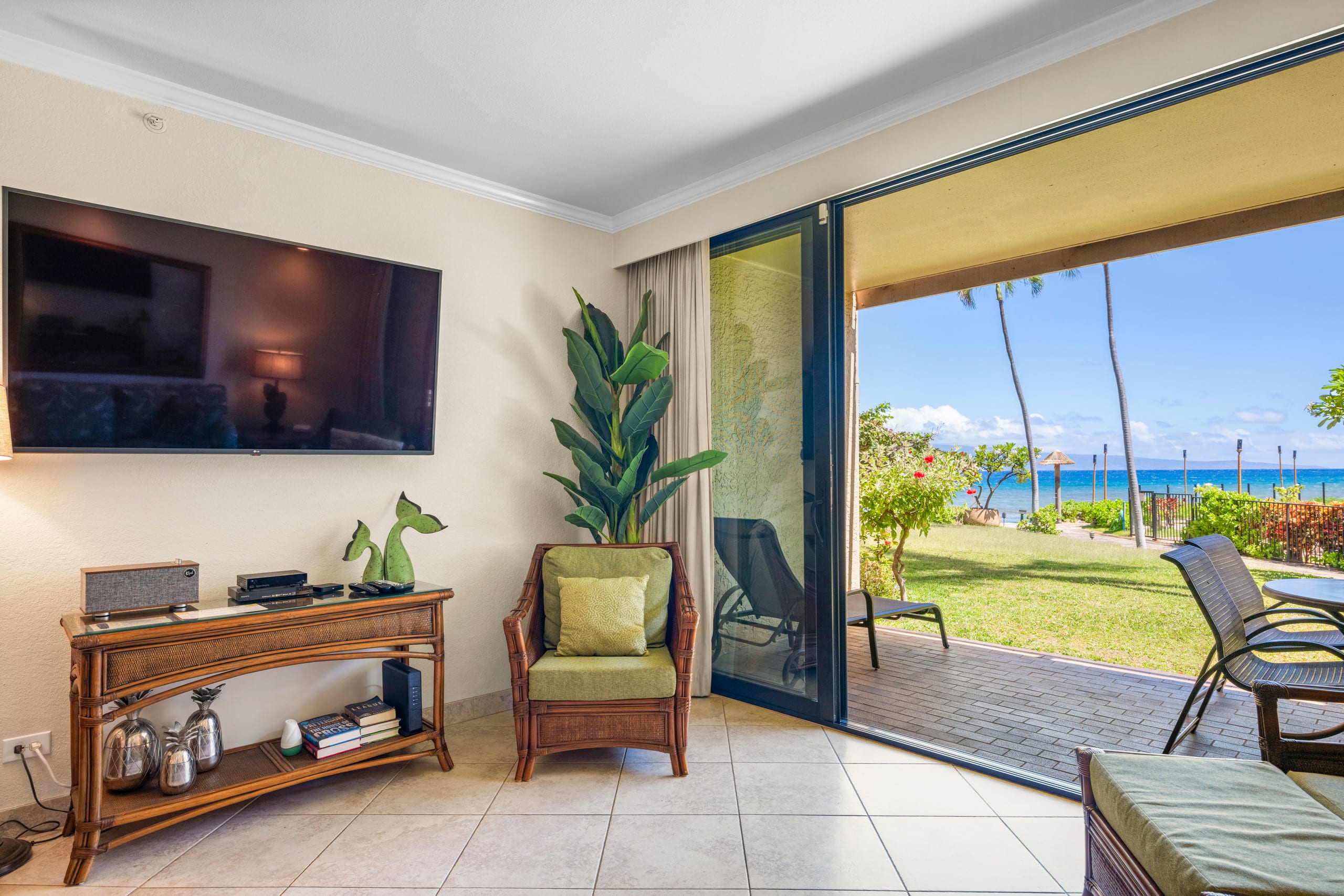 Condo in Lahaina · ★4.85 · 2 bedrooms · 3 beds · 2 baths - Image 3