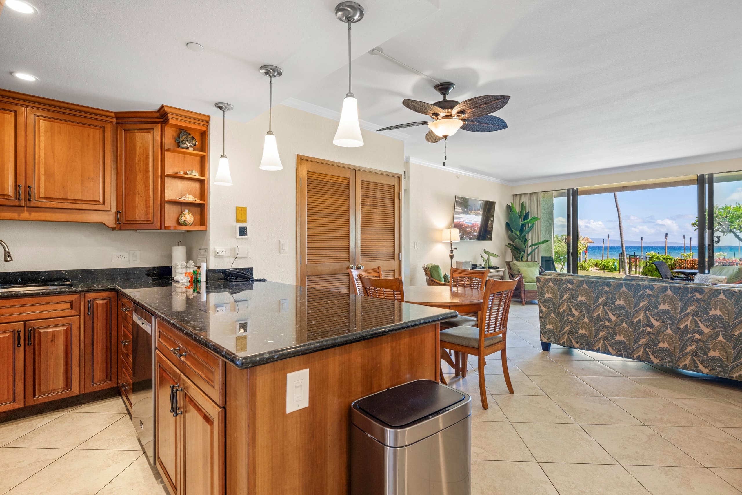 Condo in Lahaina · ★4.85 · 2 bedrooms · 3 beds · 2 baths - Image 22