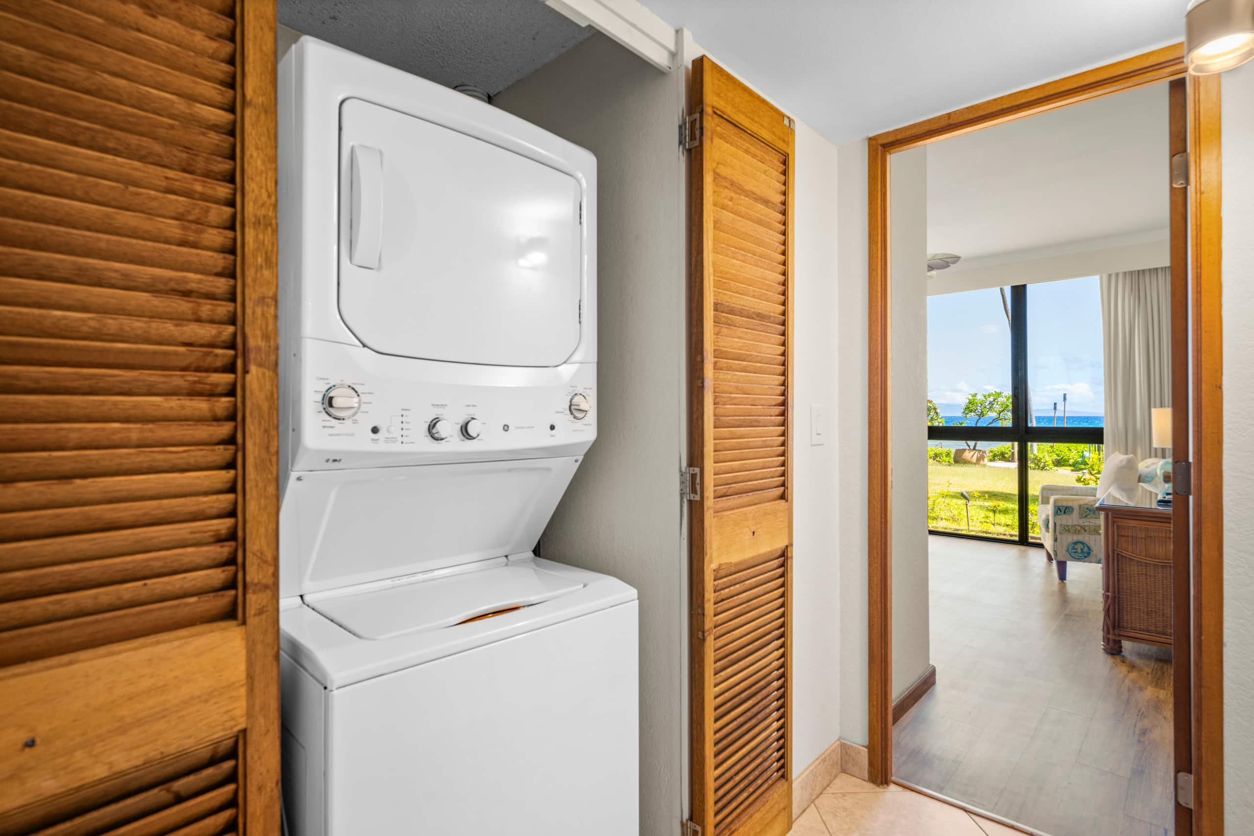 Condo in Lahaina · ★4.85 · 2 bedrooms · 3 beds · 2 baths - Image 23