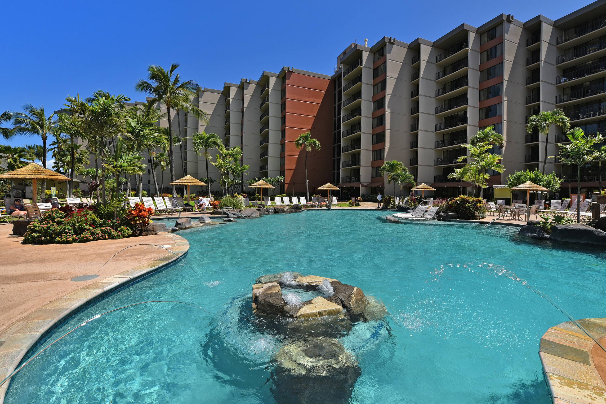 Condo in Lahaina · ★4.85 · 2 bedrooms · 3 beds · 2 baths - Image 33