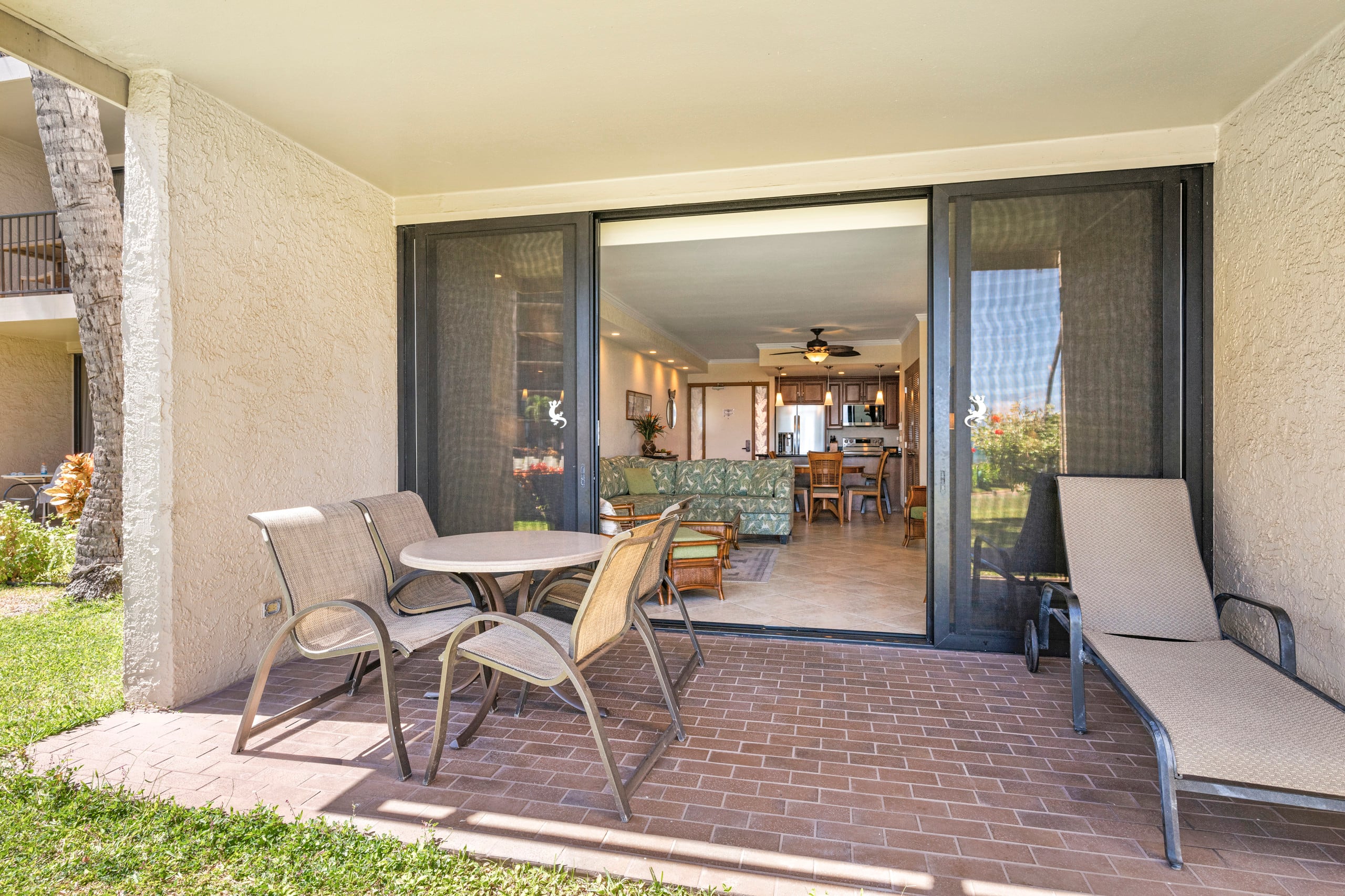 Condo in Lahaina · ★4.85 · 2 bedrooms · 3 beds · 2 baths - Image 27