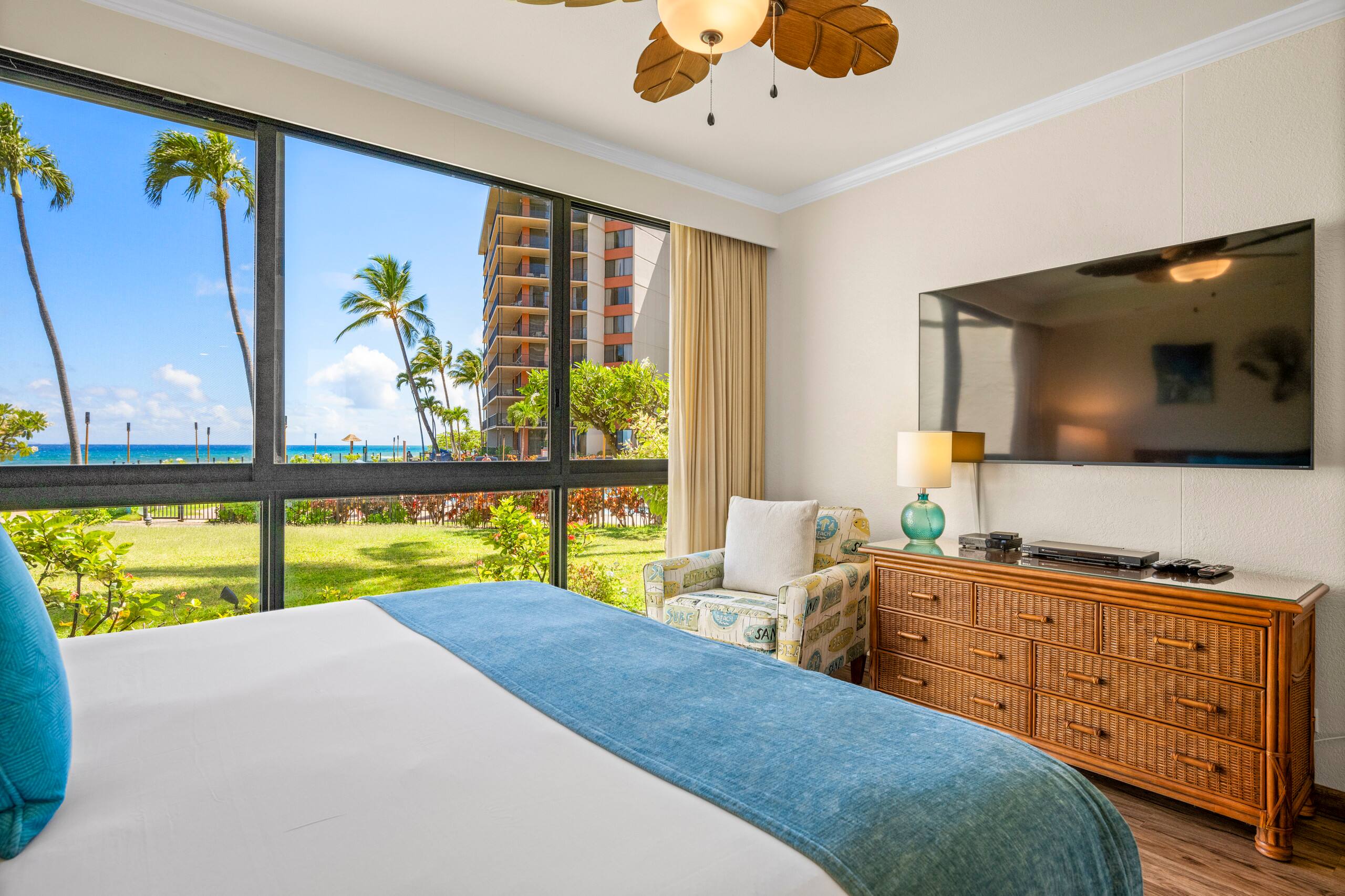 Condo in Lahaina · ★4.85 · 2 bedrooms · 3 beds · 2 baths - Image 10
