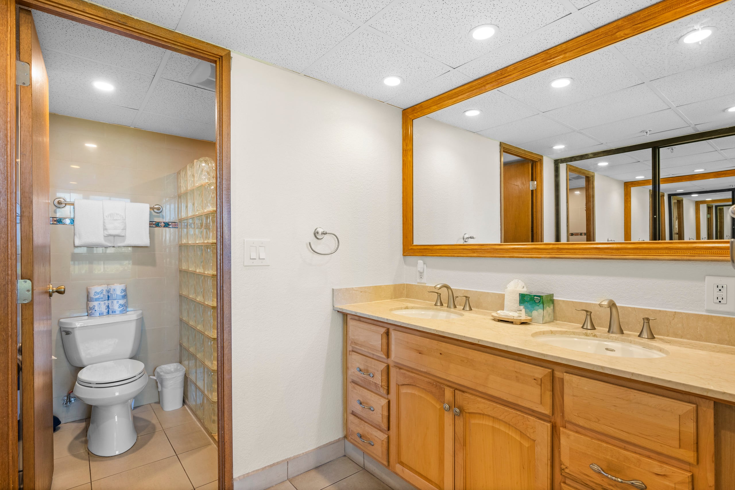 Condo in Lahaina · ★4.85 · 2 bedrooms · 3 beds · 2 baths - Image 24