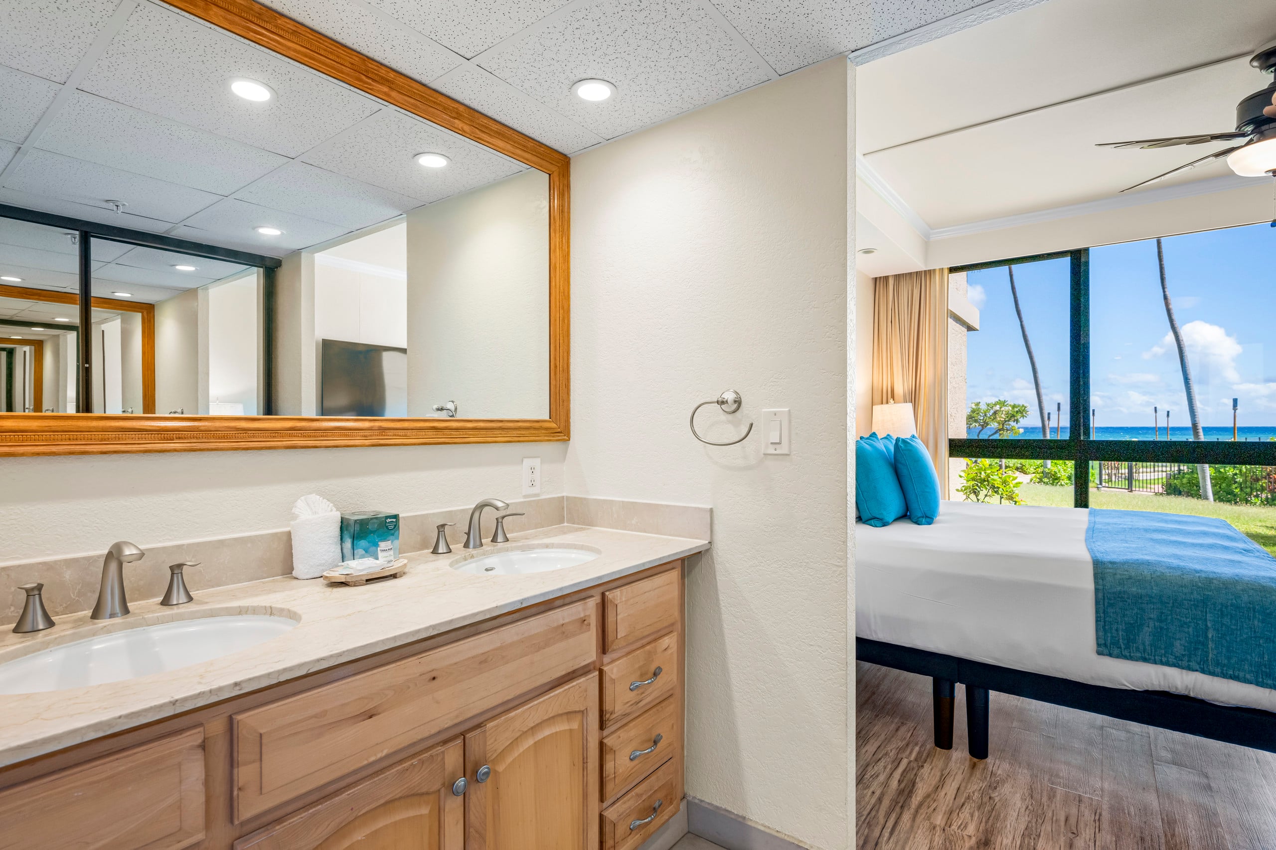 Condo in Lahaina · ★4.85 · 2 bedrooms · 3 beds · 2 baths - Image 25