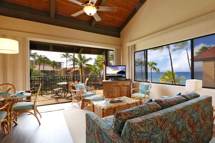 Ugodan dnevni boravak koji se lako povezuje s vanjskim prostorom