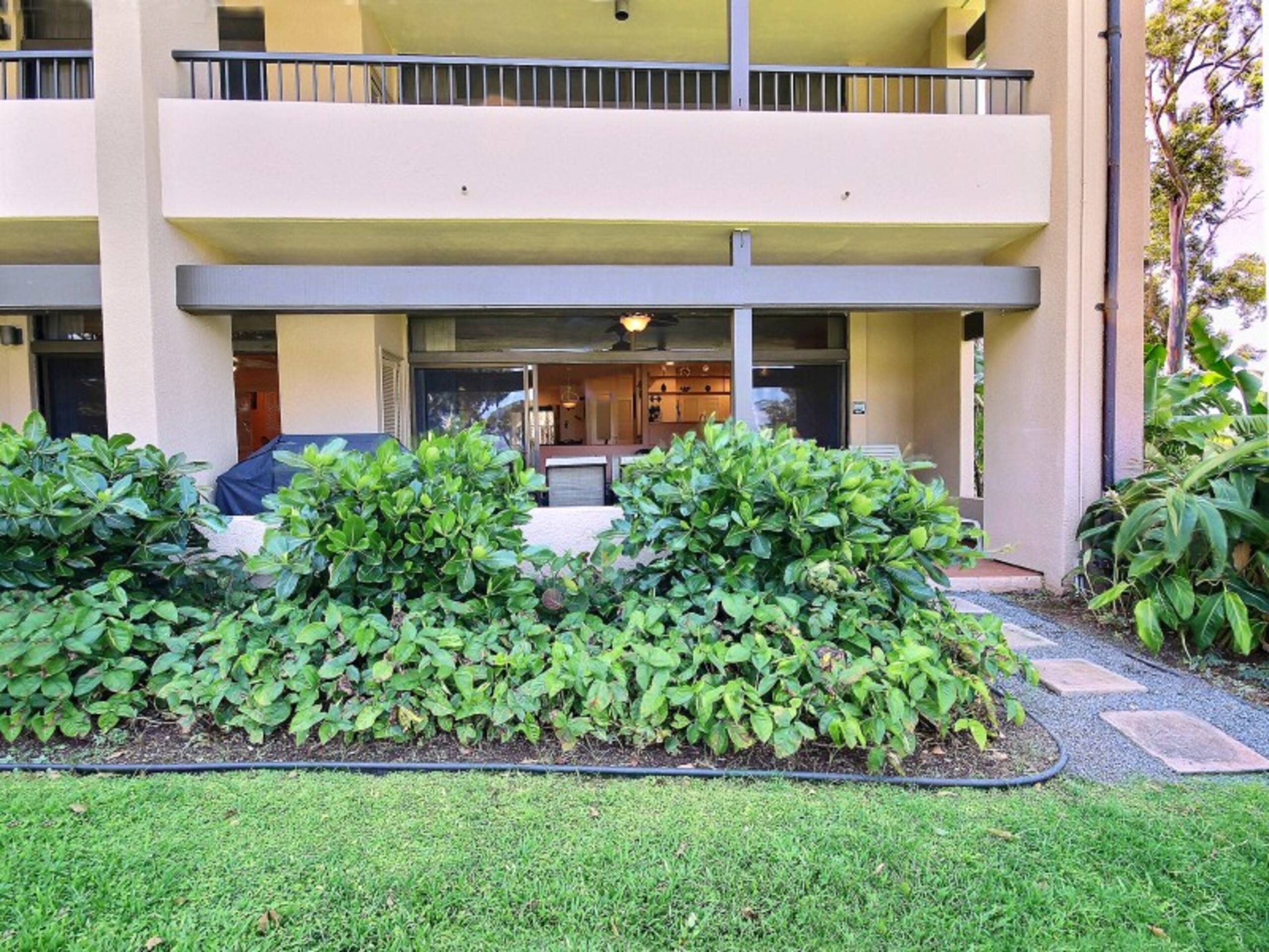 Condo in Lahaina · ★4.53 · 2 bedrooms · 4 beds · 2 baths - Image 12