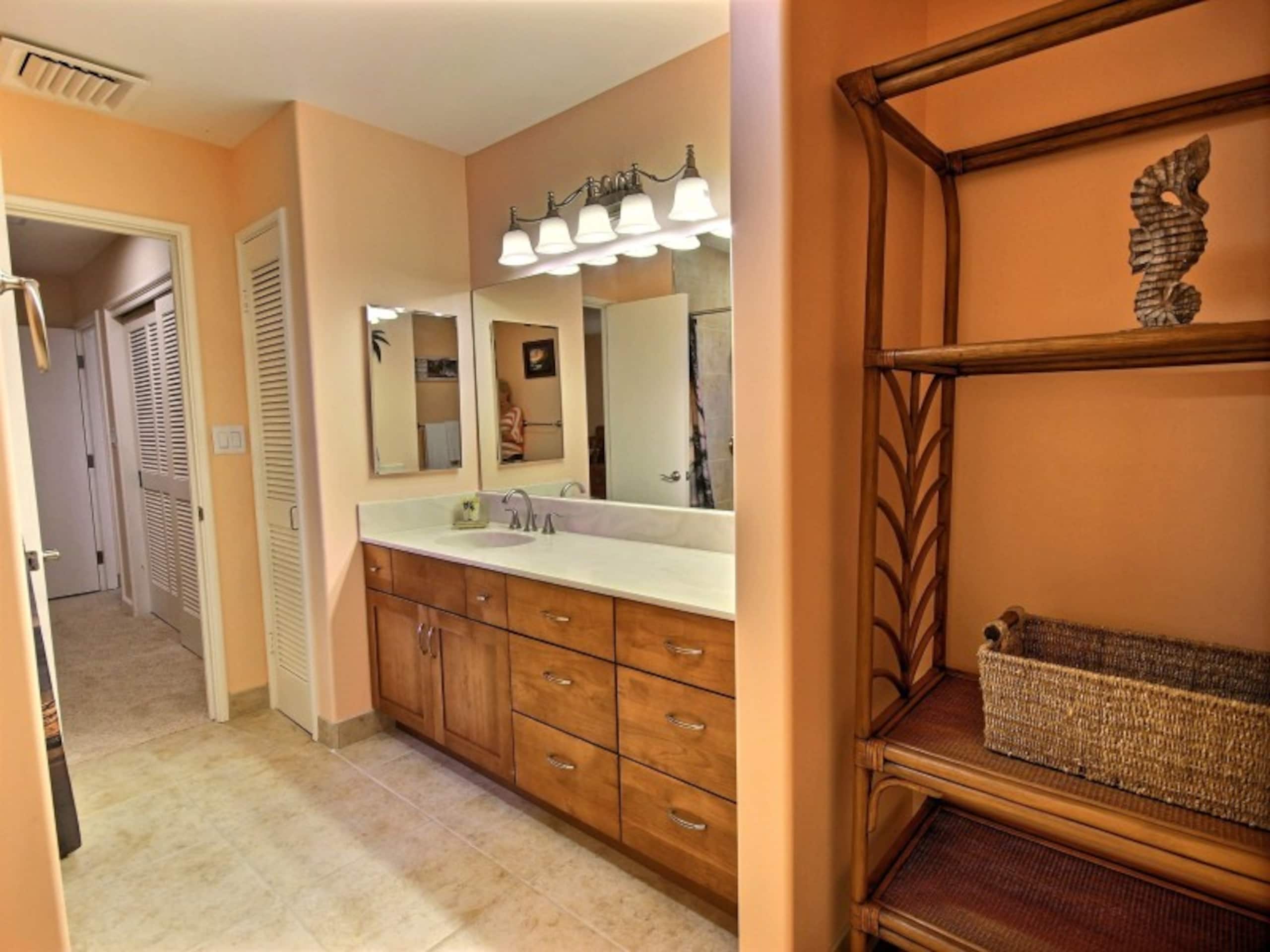 Condo in Lahaina · ★4.53 · 2 bedrooms · 4 beds · 2 baths - Image 21