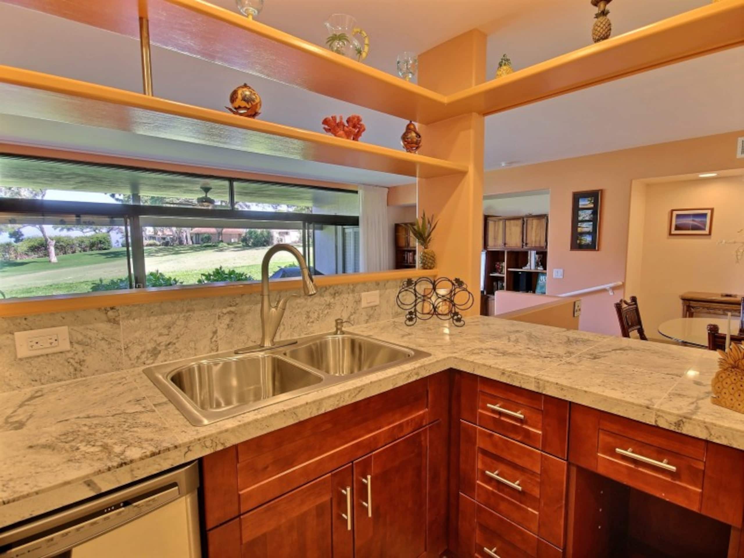 Condo in Lahaina · ★4.53 · 2 bedrooms · 4 beds · 2 baths - Image 19