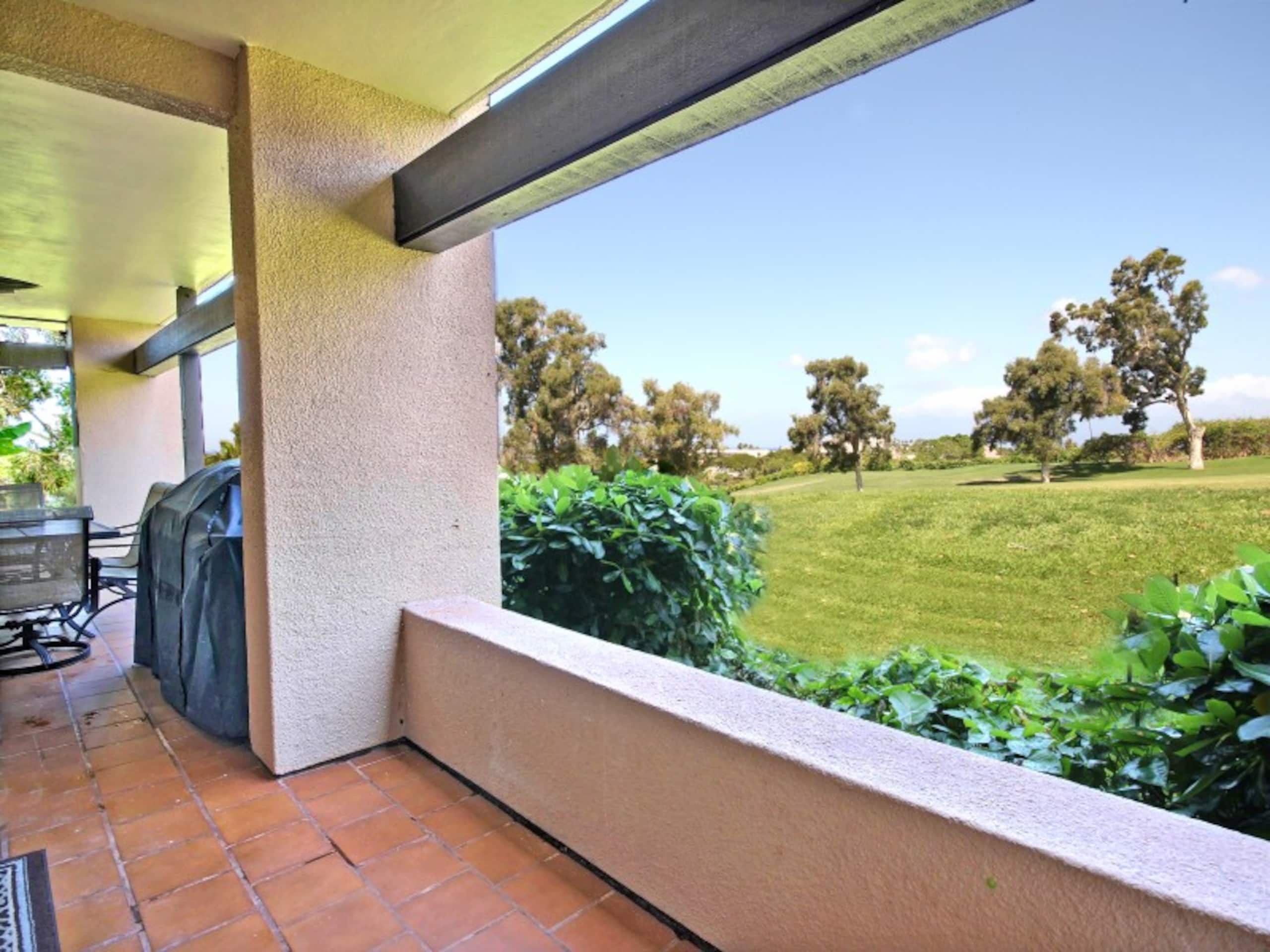 Condo in Lahaina · ★4.53 · 2 bedrooms · 4 beds · 2 baths - Image 13