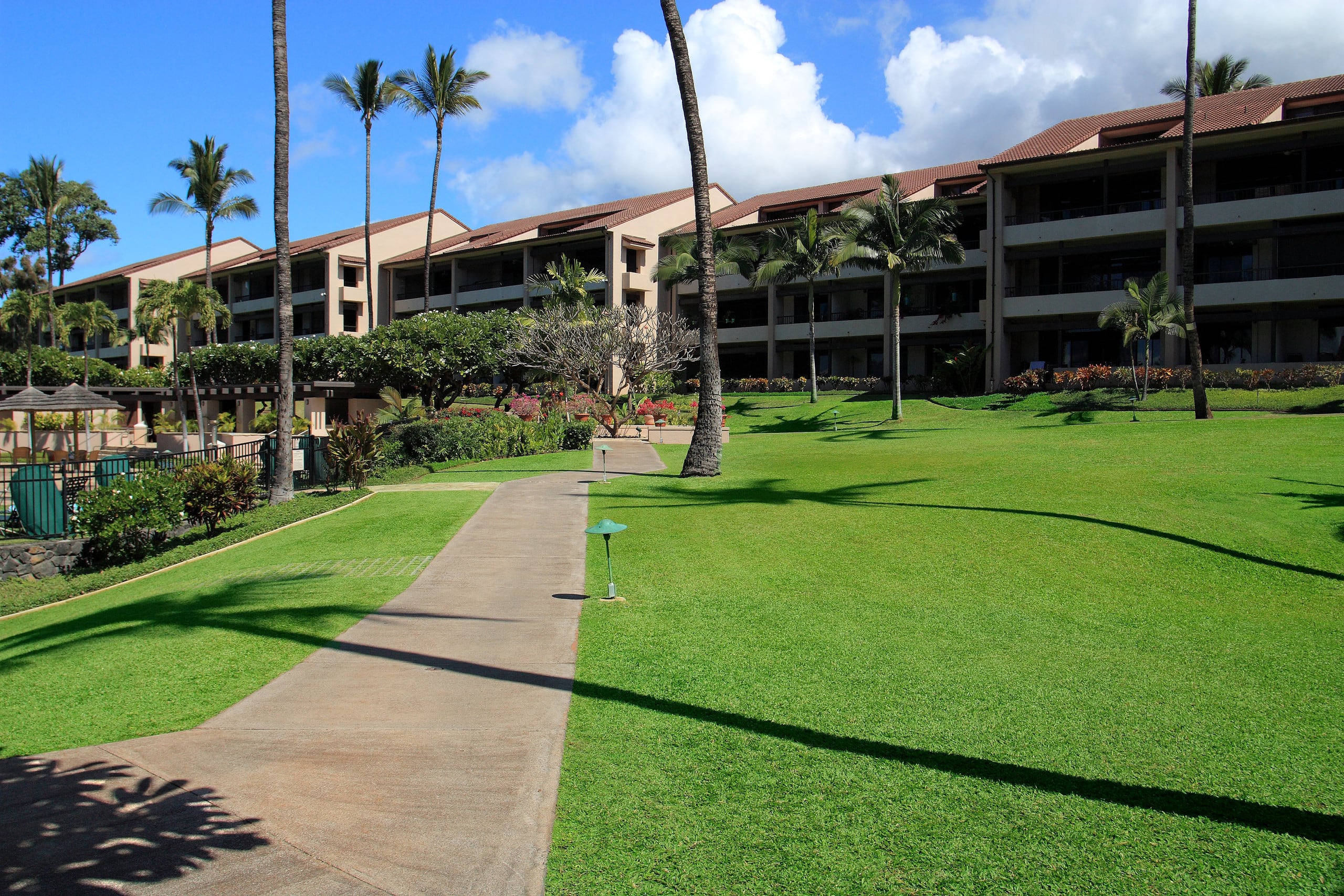 Condo in Lahaina · ★4.53 · 2 bedrooms · 4 beds · 2 baths - Image 23