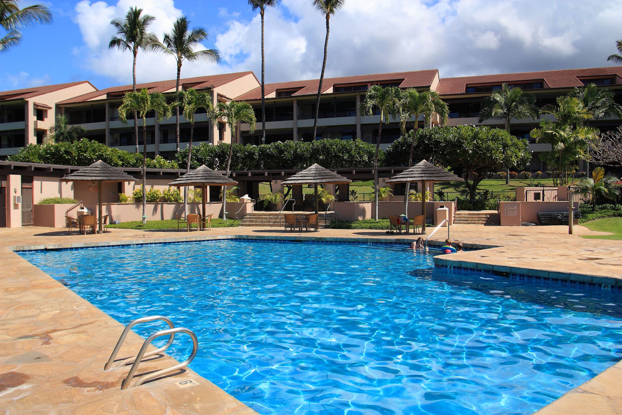 Condo in Lahaina · ★4.53 · 2 bedrooms · 4 beds · 2 baths - Image 17
