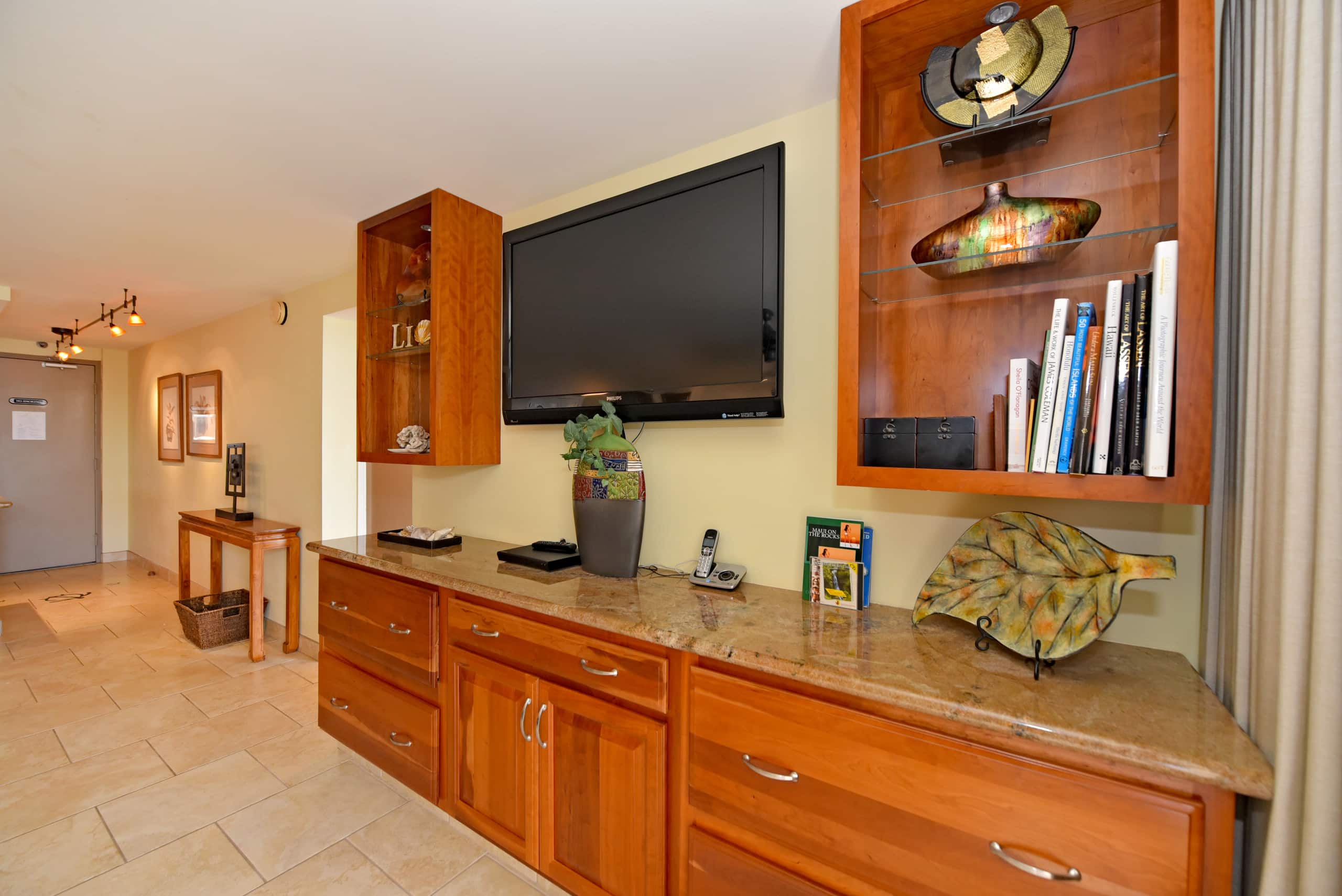 Condo in Lahaina · ★4.26 · 2 bedrooms · 2 beds · 2 baths - Image 19