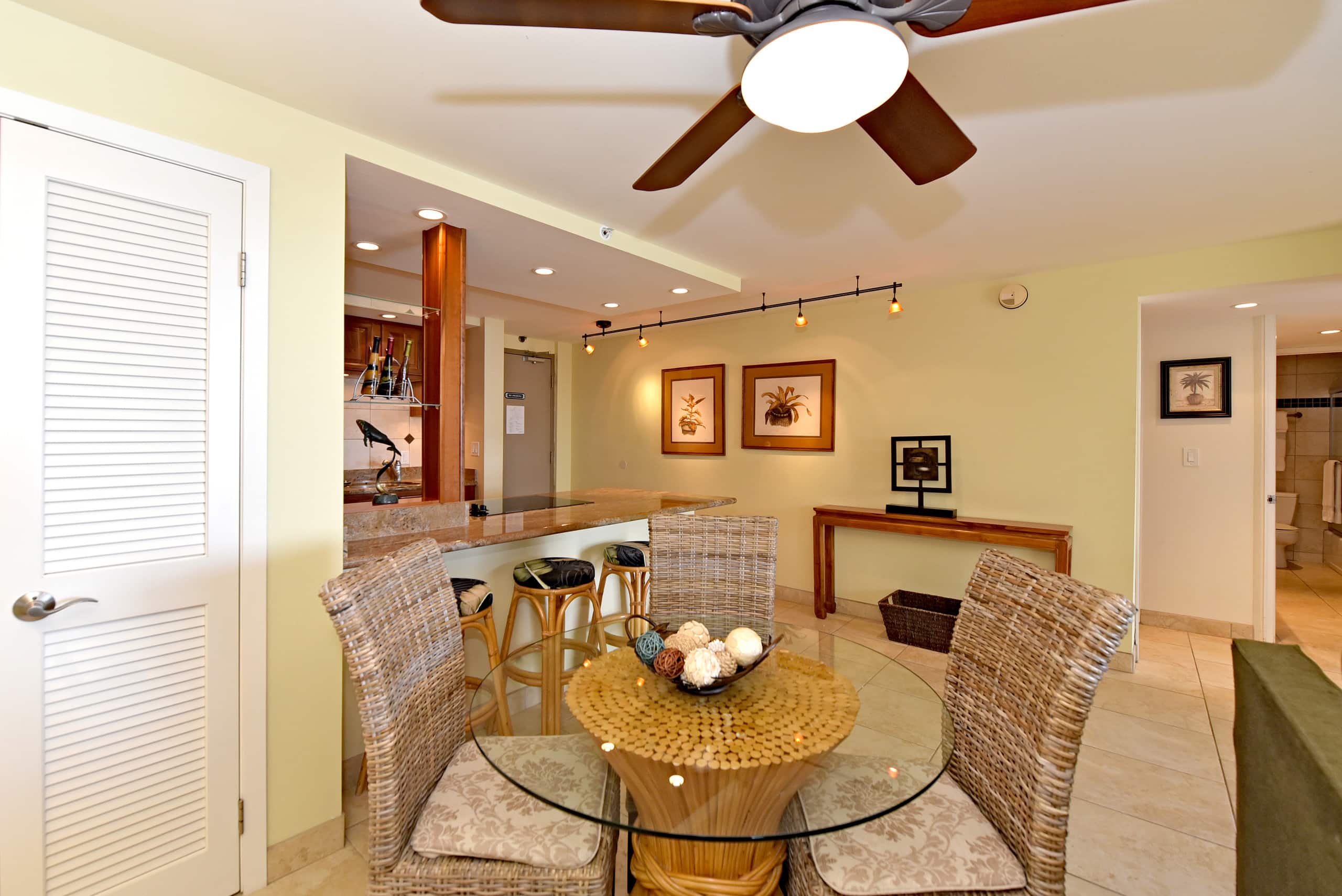 Condo in Lahaina · ★4.26 · 2 bedrooms · 2 beds · 2 baths - Image 20
