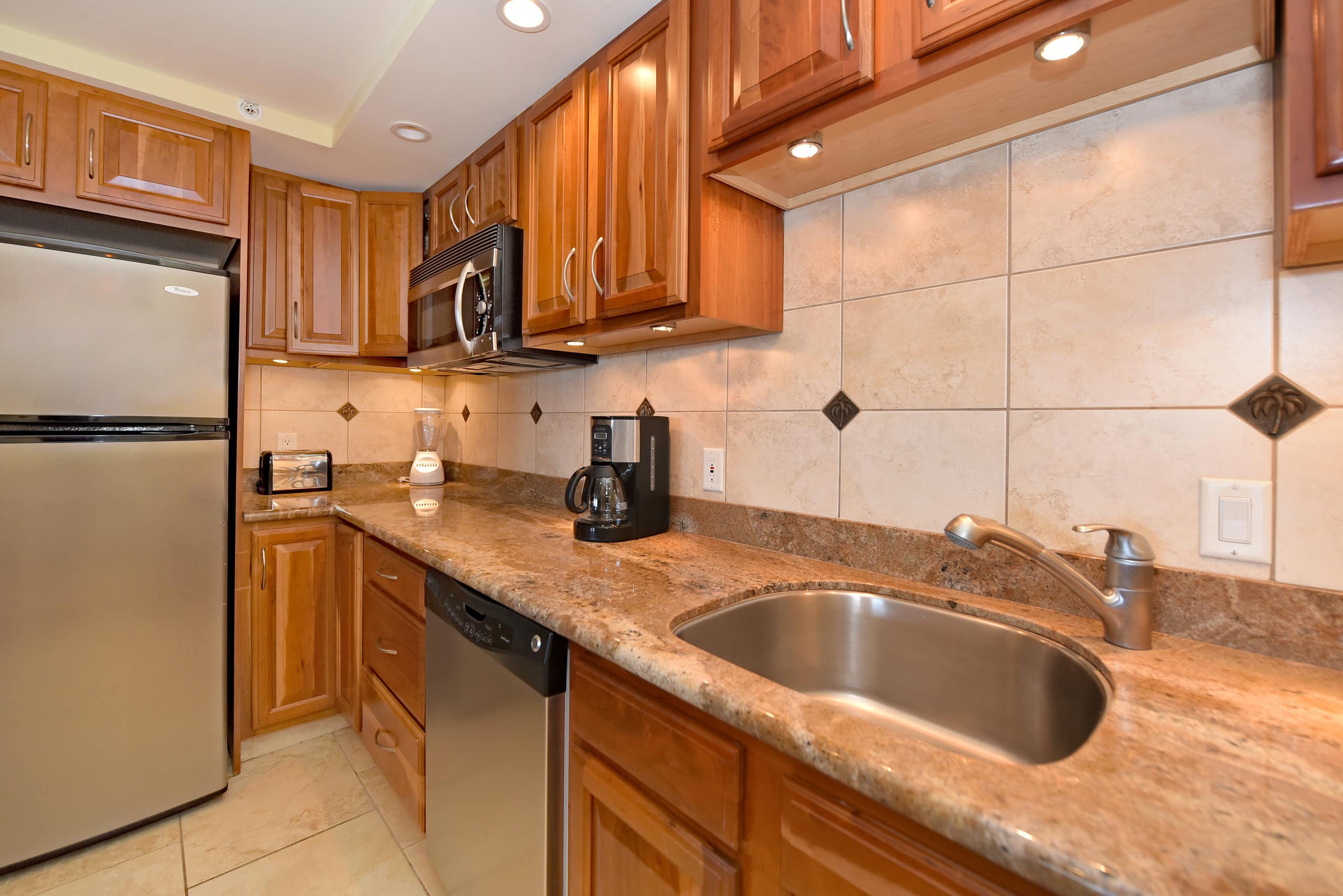 Condo in Lahaina · ★4.26 · 2 bedrooms · 2 beds · 2 baths - Image 25