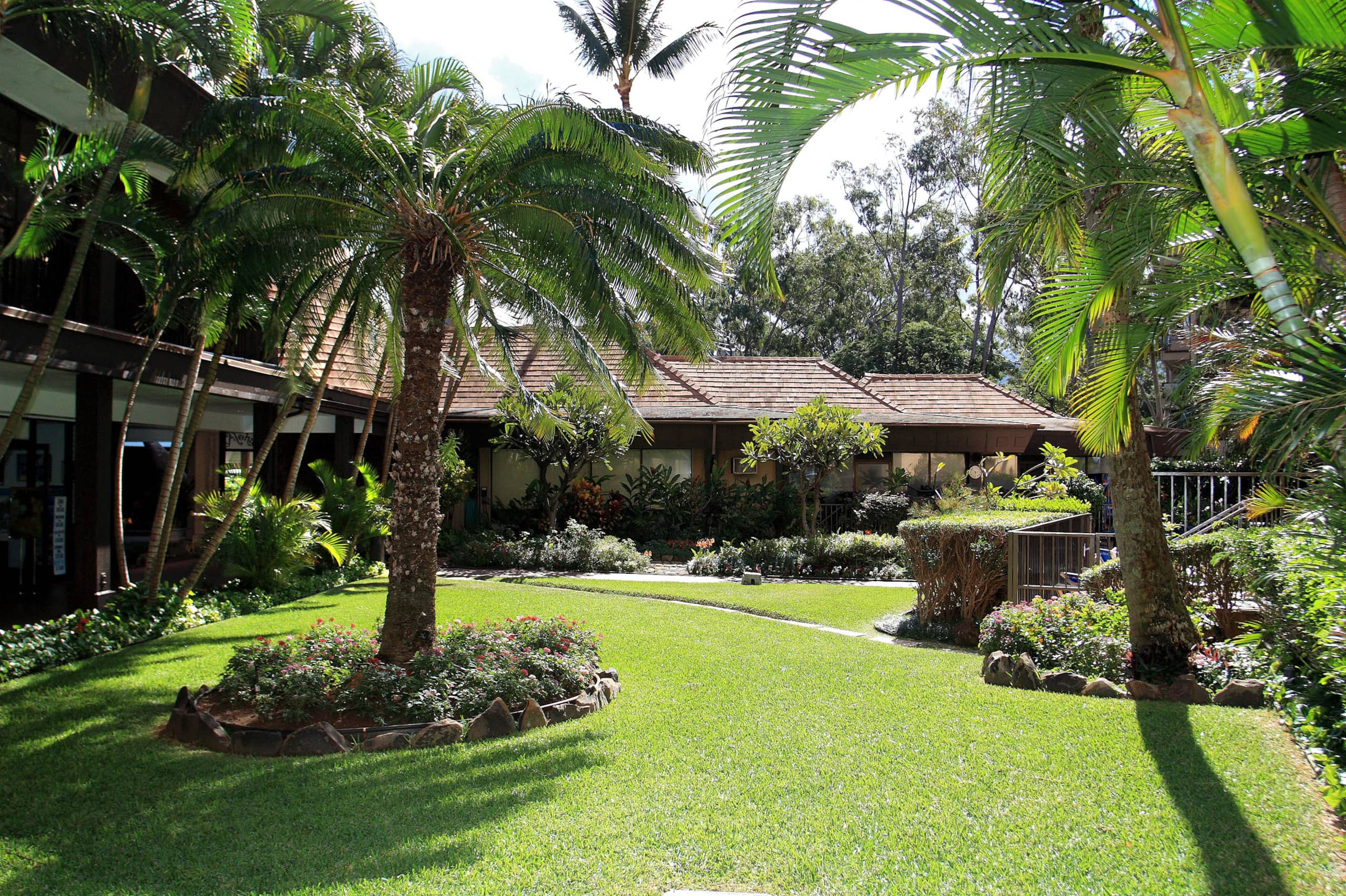 Condo in Lahaina · ★4.26 · 2 bedrooms · 2 beds · 2 baths - Image 35
