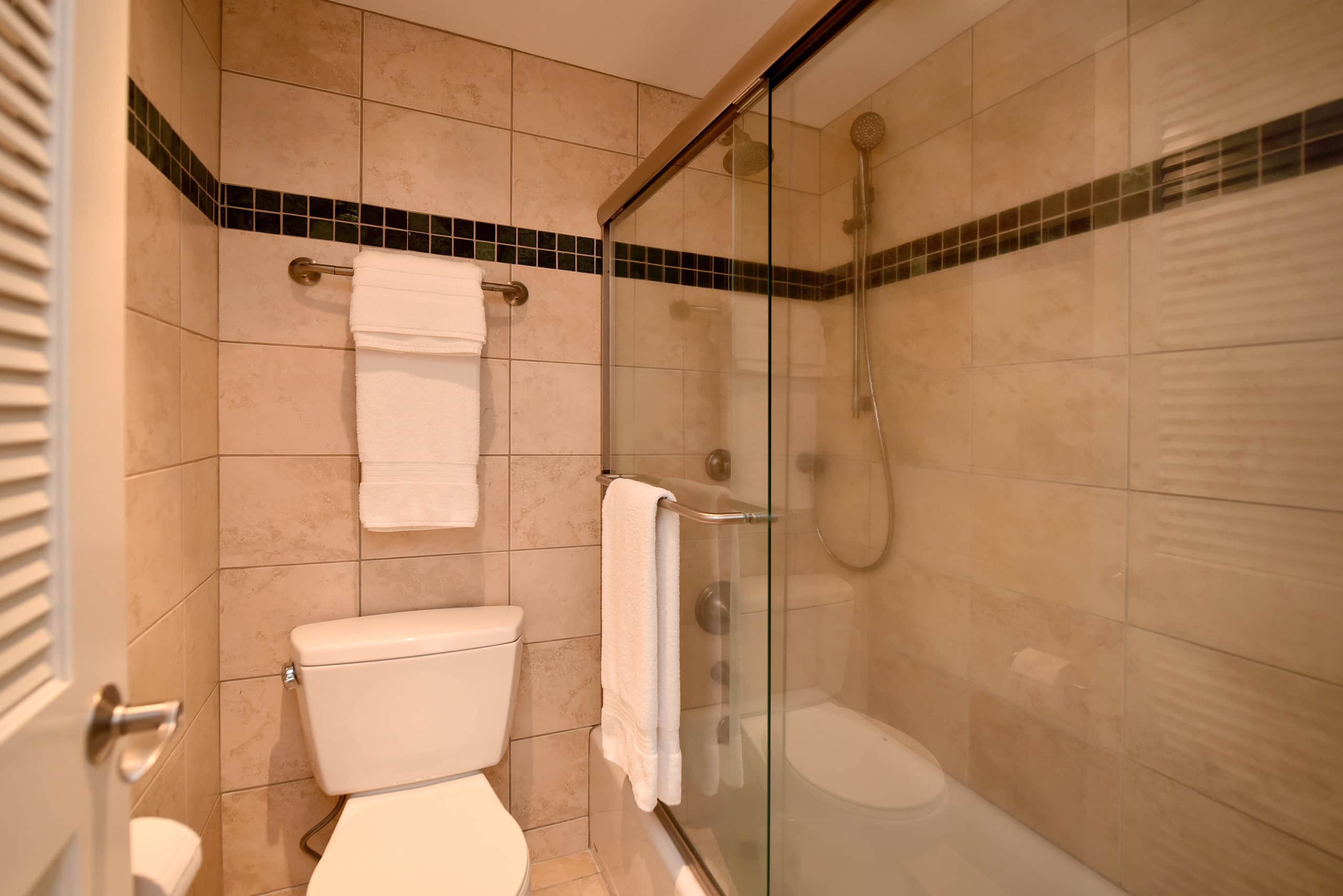 Condo in Lahaina · ★4.26 · 2 bedrooms · 2 beds · 2 baths - Image 8