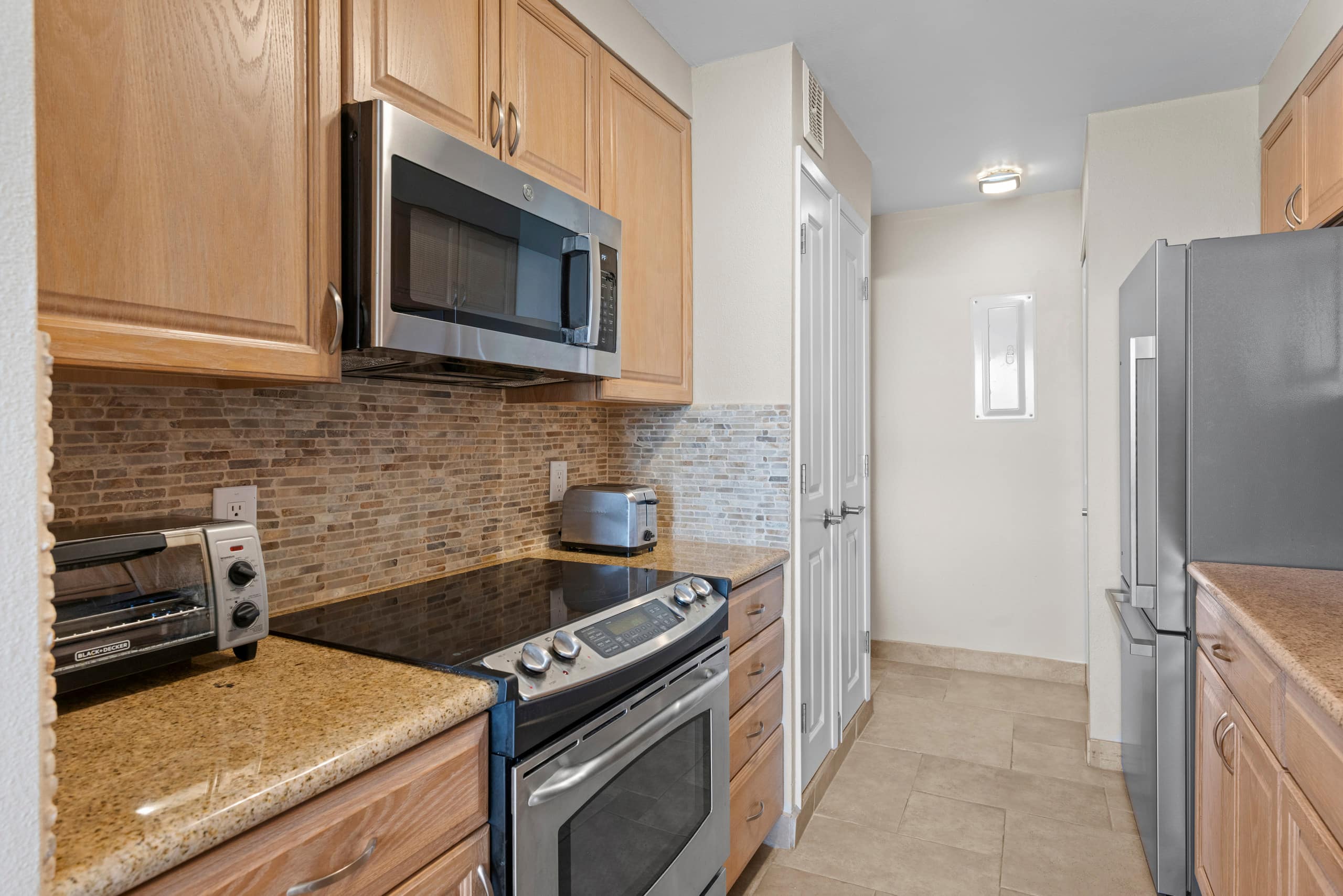 Condo in Lahaina · ★4.89 · 2 bedrooms · 3 beds · 2.5 baths - Image 22
