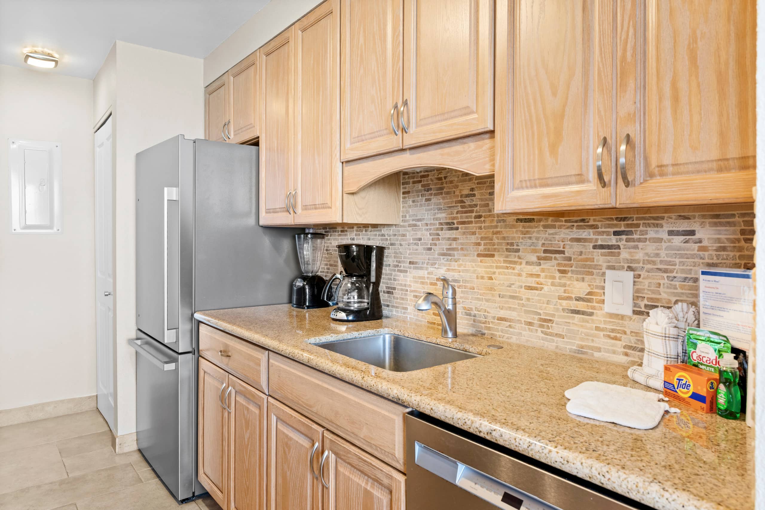 Condo in Lahaina · ★4.89 · 2 bedrooms · 3 beds · 2.5 baths - Image 24