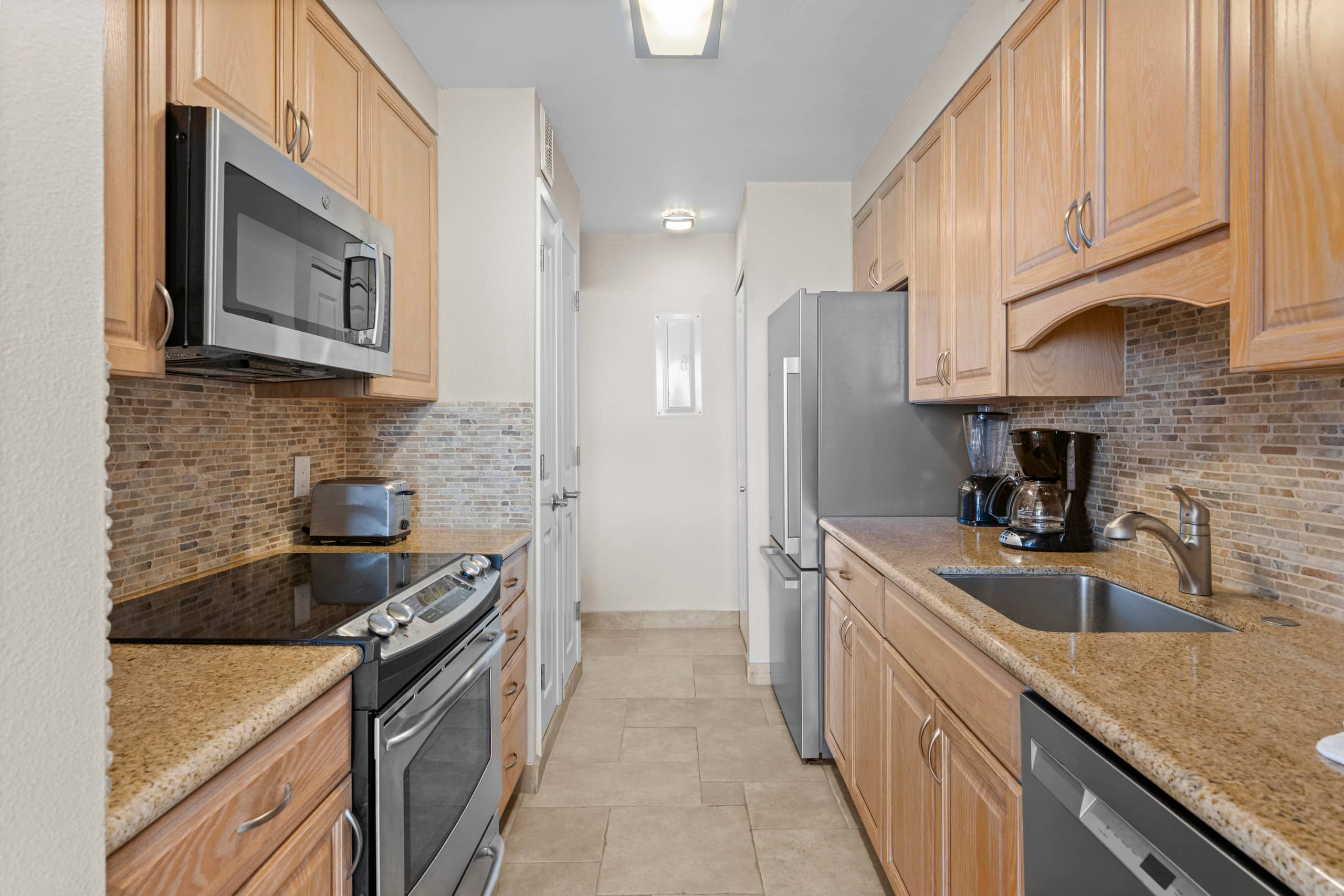 Condo in Lahaina · ★4.89 · 2 bedrooms · 3 beds · 2.5 baths - Image 23